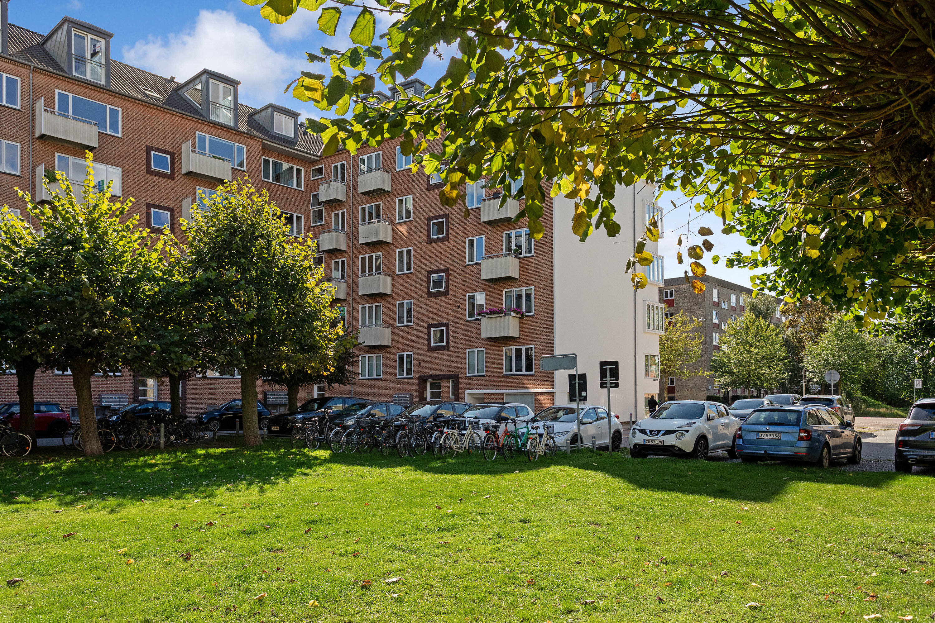 Fremhævet gårdmiljø billede i fuldskærmstilstand. Billede af Dalføret 17, 4. tv., 2300 København S