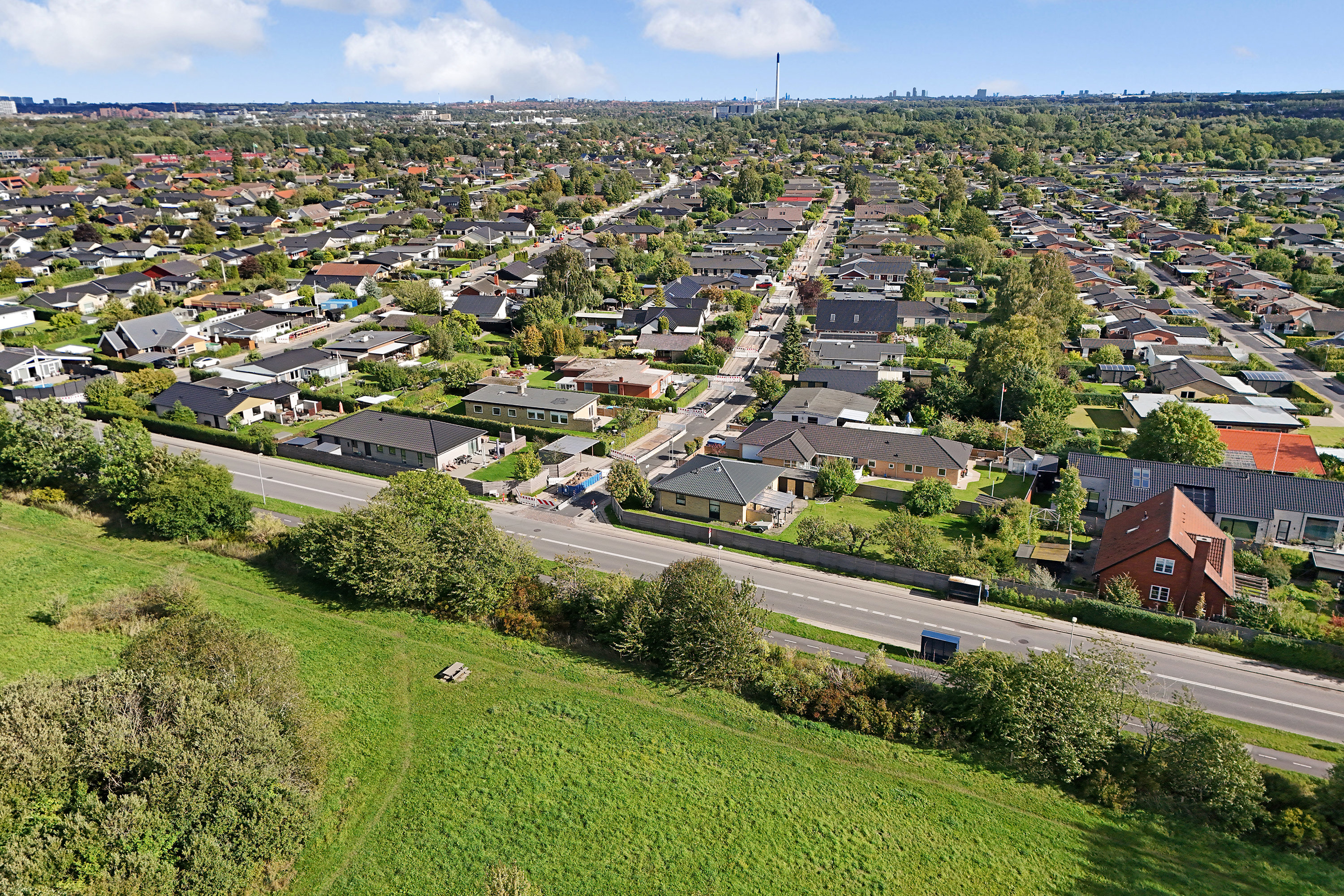 Fremhævet luftfoto billede i fuldskærmstilstand. Billede af Kløvertoften 84, 2740 Skovlunde
