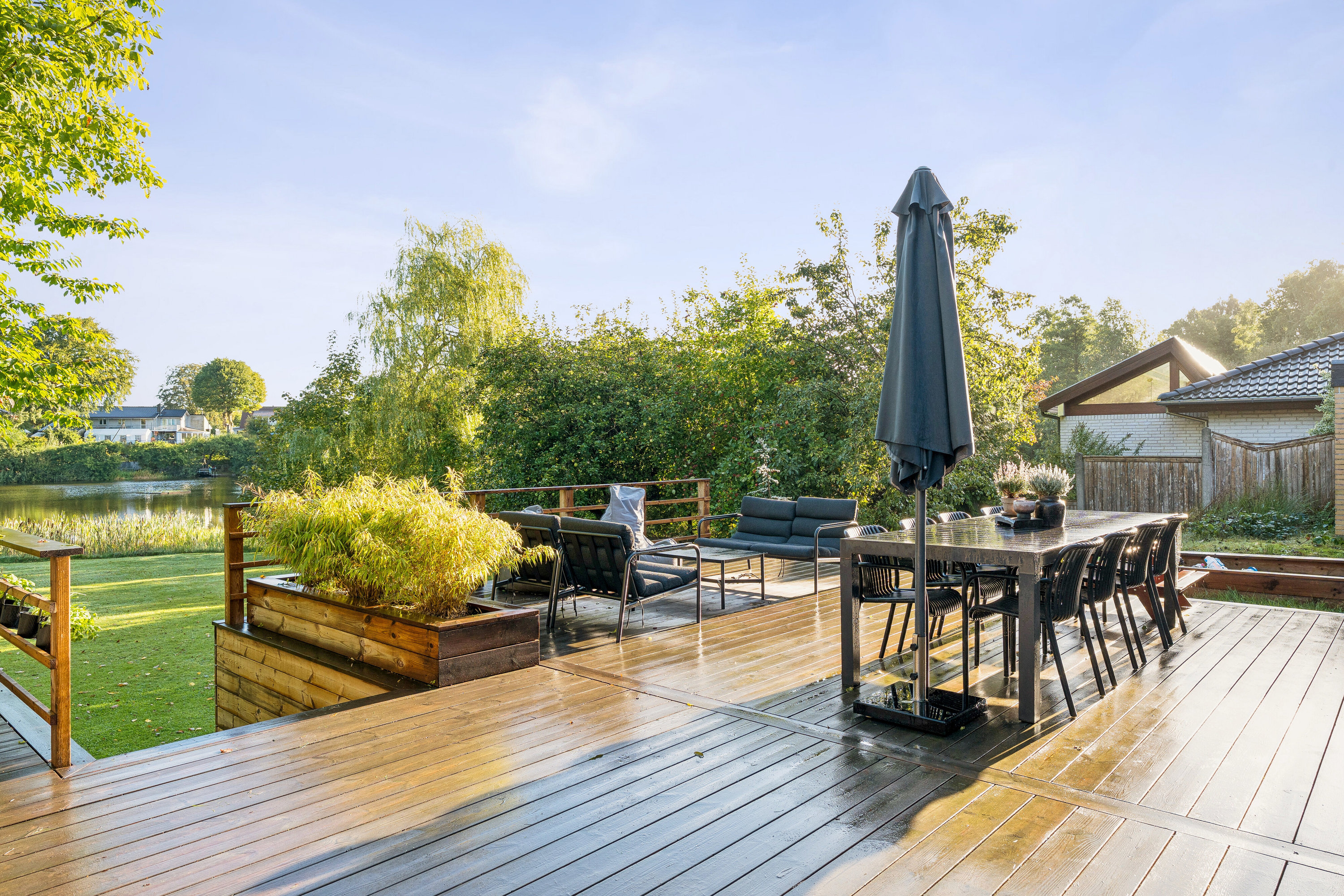 Fremhævet terrasse billede i fuldskærmstilstand. Billede af Gjessøparken 23, Gjessø, 8600 Silkeborg