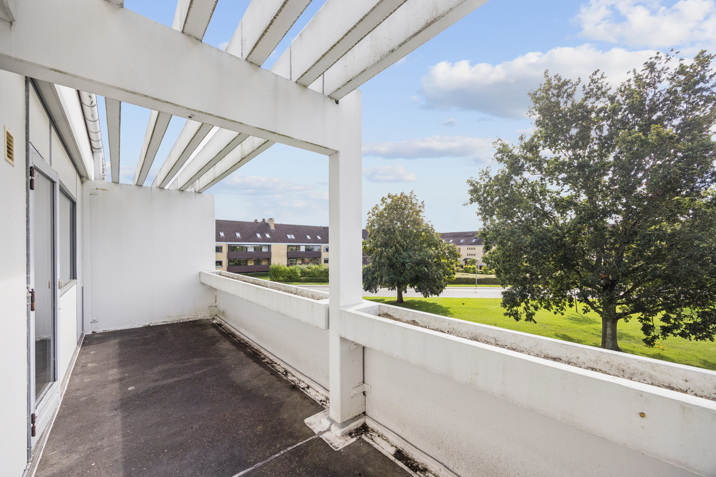 Fremhævet terrasse billede i fuldskærmstilstand. Billede af Svalegårdsvej 27, 1. th., Hasseris, 9000 Aalborg