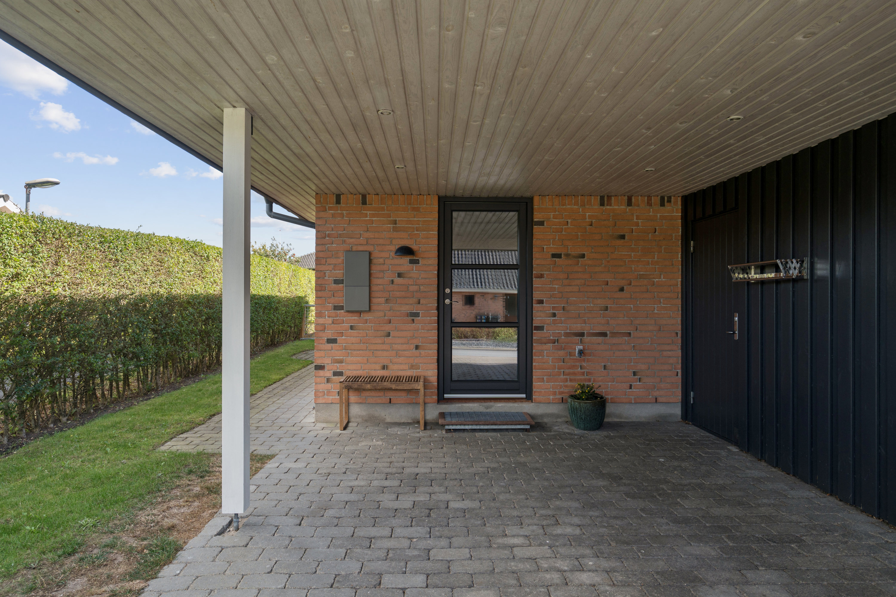 Fremhævet carport billede i fuldskærmstilstand. Billede af Hulvejen 164, 9530 Støvring