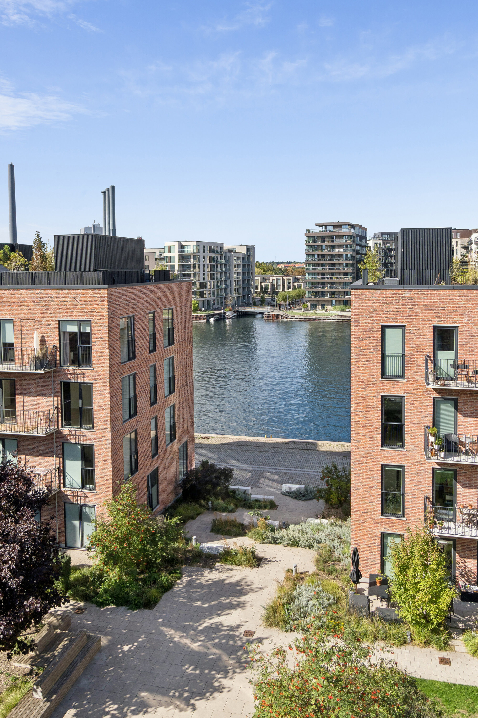 Fremhævet udendørs billede i fuldskærmstilstand. Billede af Islands Brygge 58, 3. tv., 2300 København S