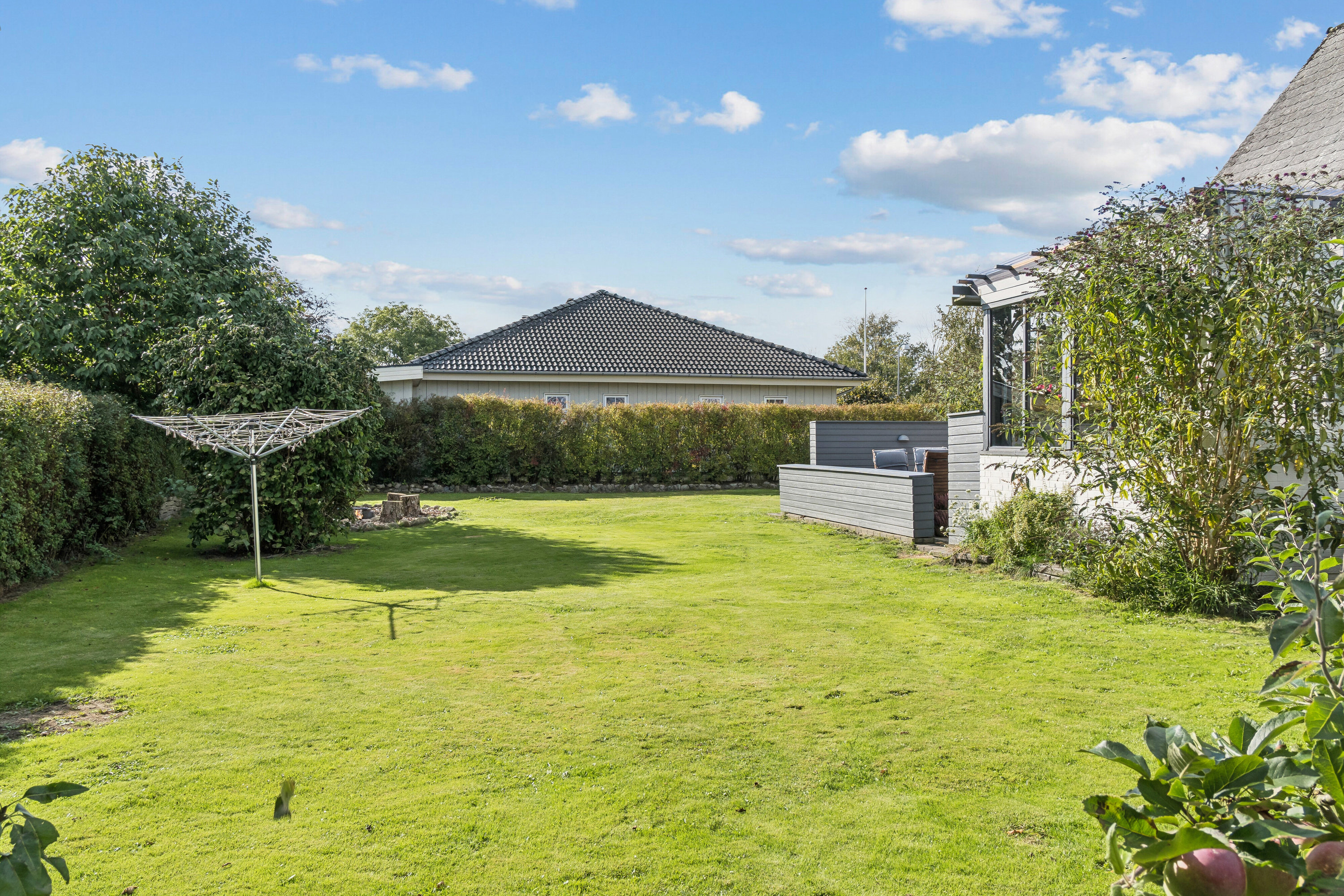 Fremhævet set fra haven billede i fuldskærmstilstand. Billede af Teglgård 4B, Vilsbæk, 6330 Padborg