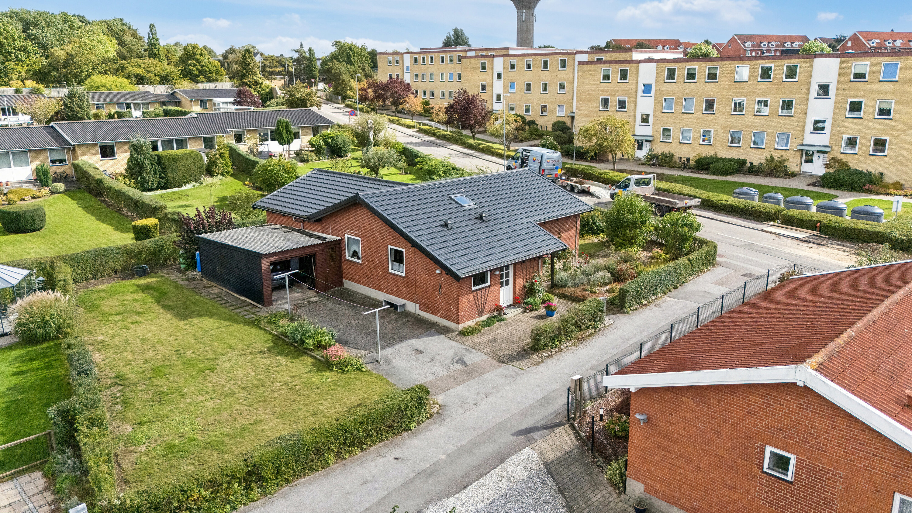 Fremhævet set fra vejen billede i fuldskærmstilstand. Billede af Hvedevænget 139, 4700 Næstved