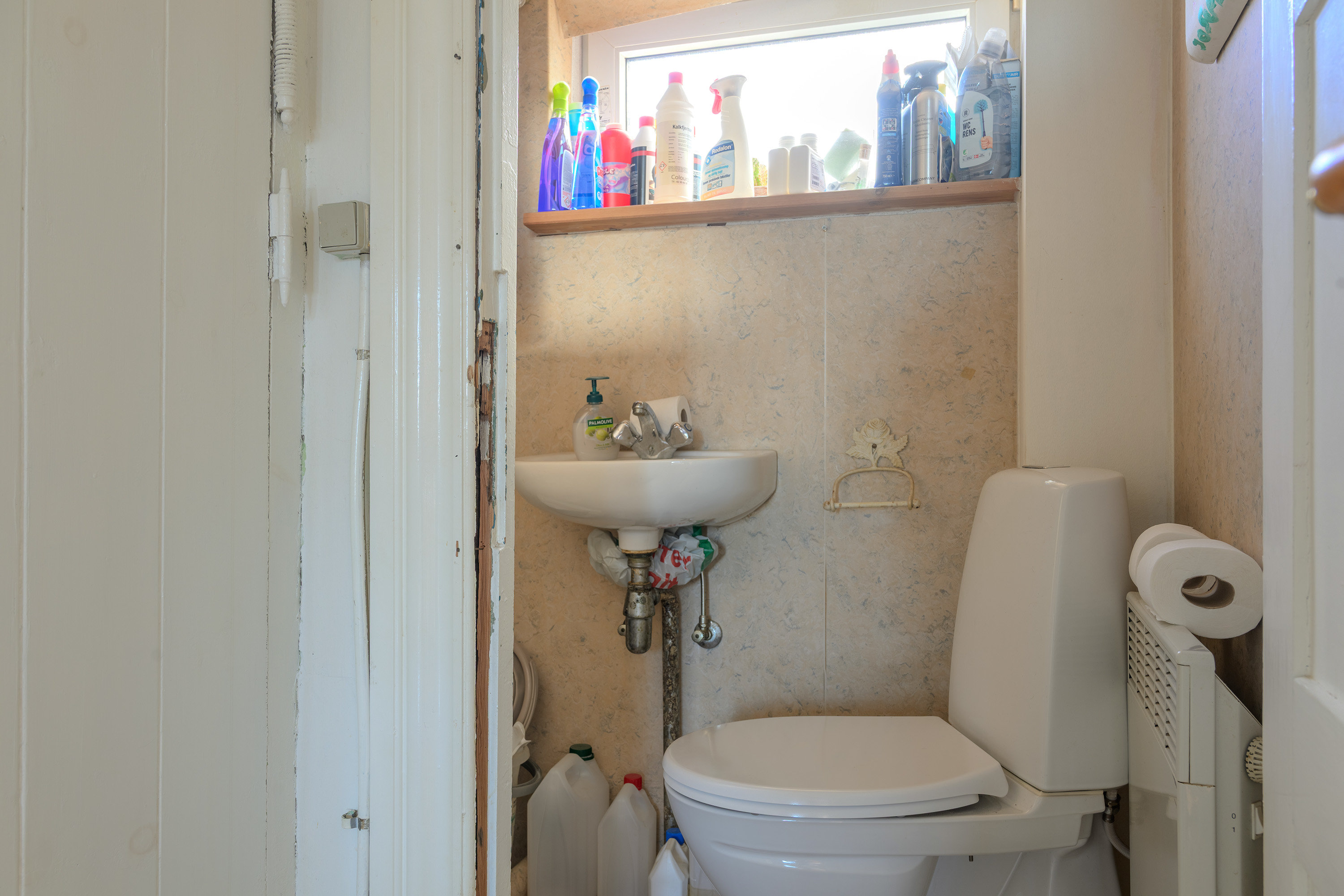 Fremhævet toilet billede i fuldskærmstilstand. Billede af Gedservej 100, 4800 Nykøbing F