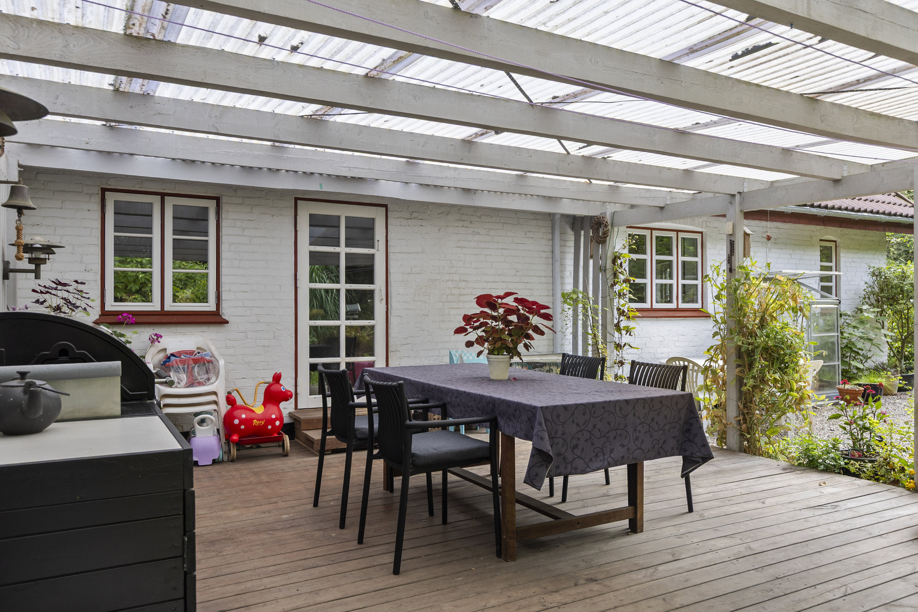 Fremhævet overdækket terrasse billede i fuldskærmstilstand. Billede af Hedeborydevej 32, 4293 Dianalund