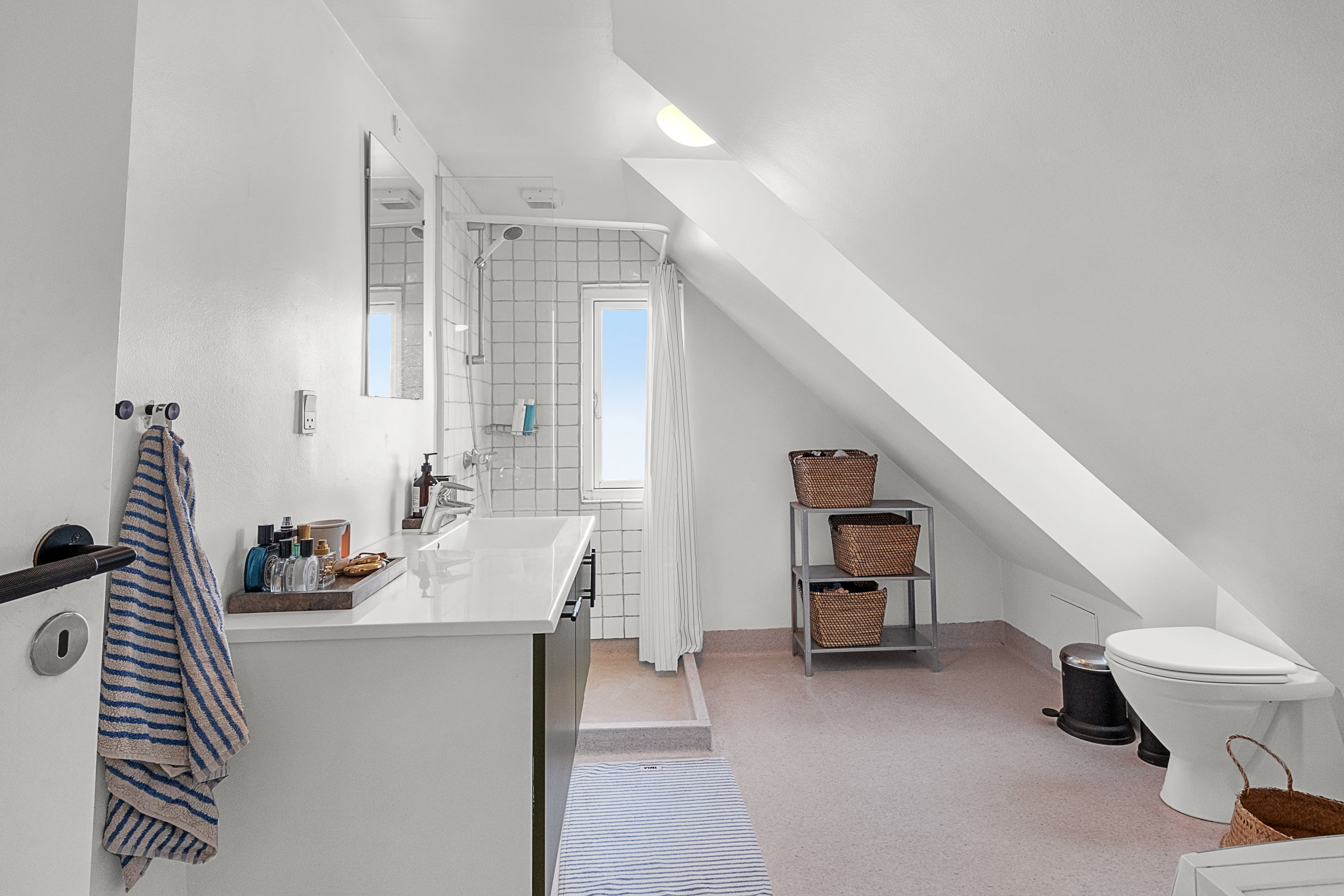 Fremhævet badeværelse billede i fuldskærmstilstand. Billede af Mejlgade 107, 4., 8000 Aarhus C