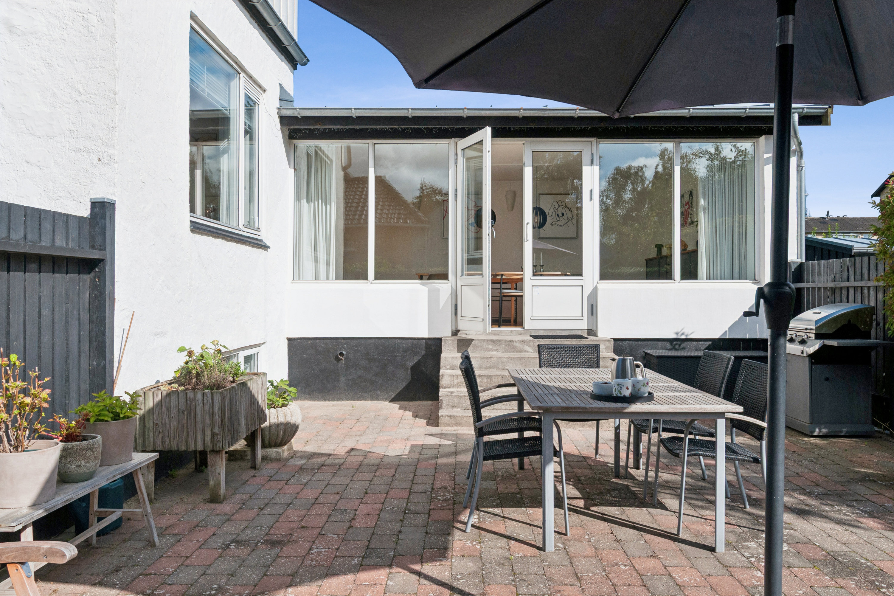 Fremhævet terrasse billede i fuldskærmstilstand. Billede af Teglkåsvej 17, 2770 Kastrup