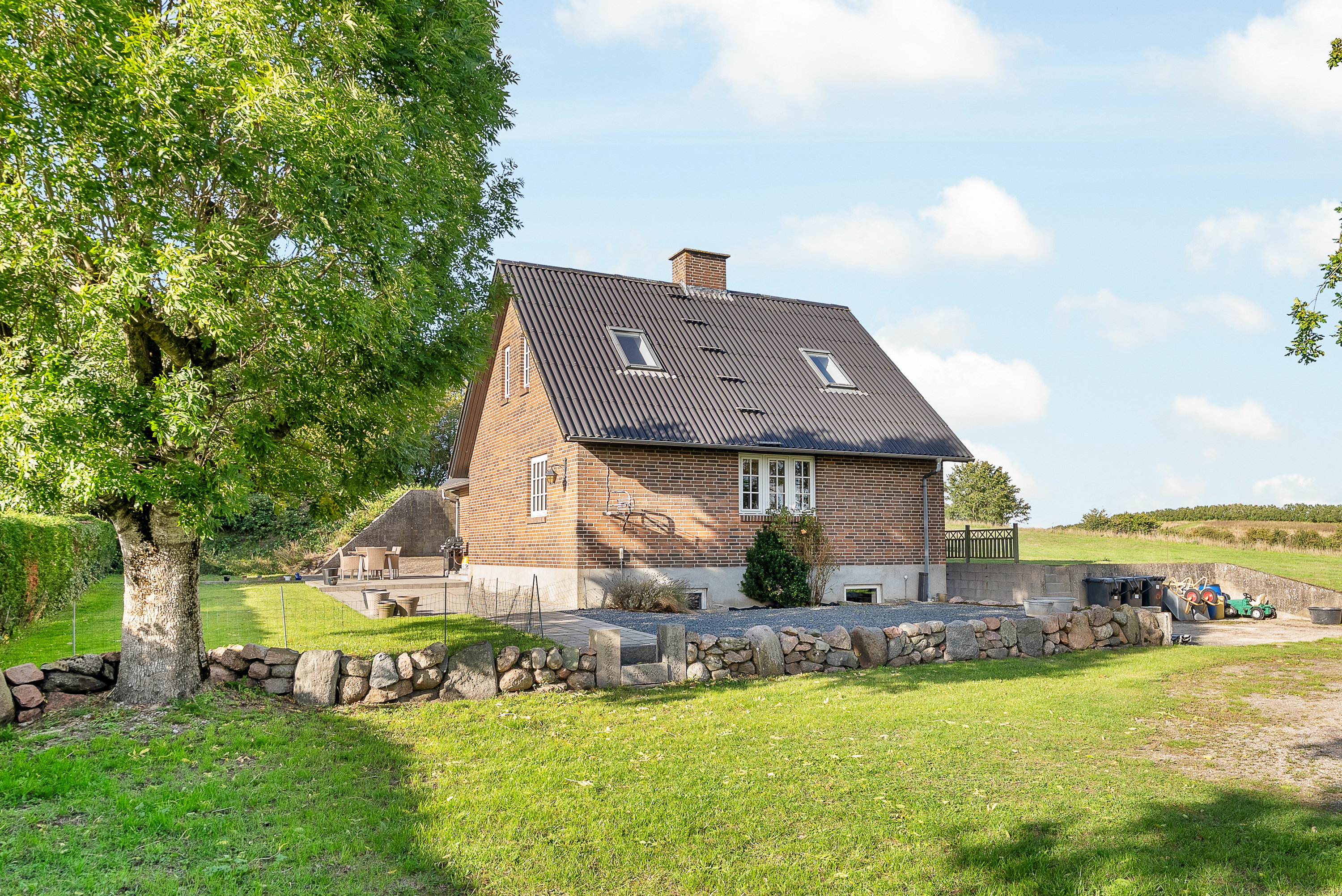 Fremhævet facade billede i fuldskærmstilstand. Billede af Bystævnet 14, Bederslev, 5450 Otterup