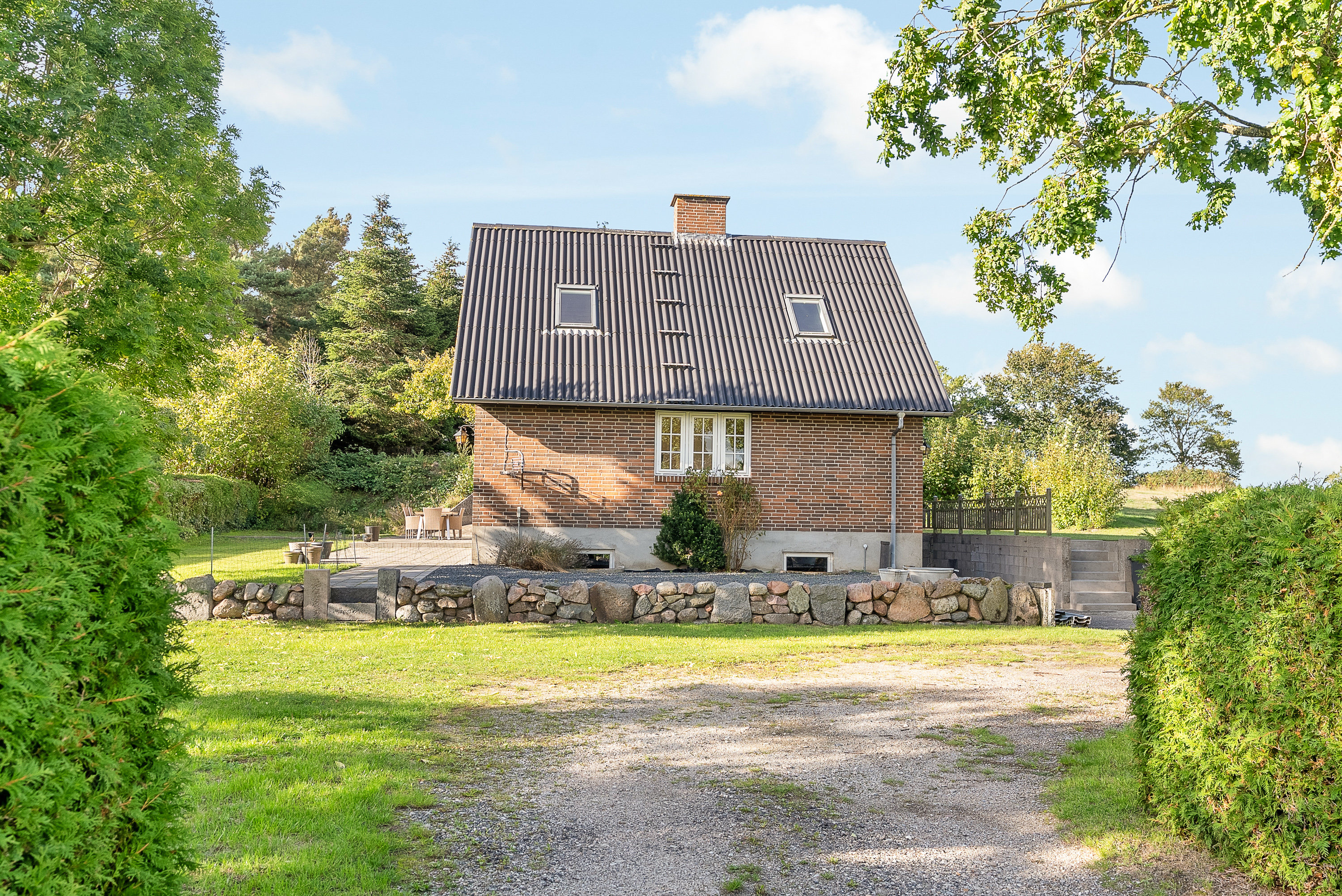Fremhævet facade billede i fuldskærmstilstand. Billede af Bystævnet 14, Bederslev, 5450 Otterup