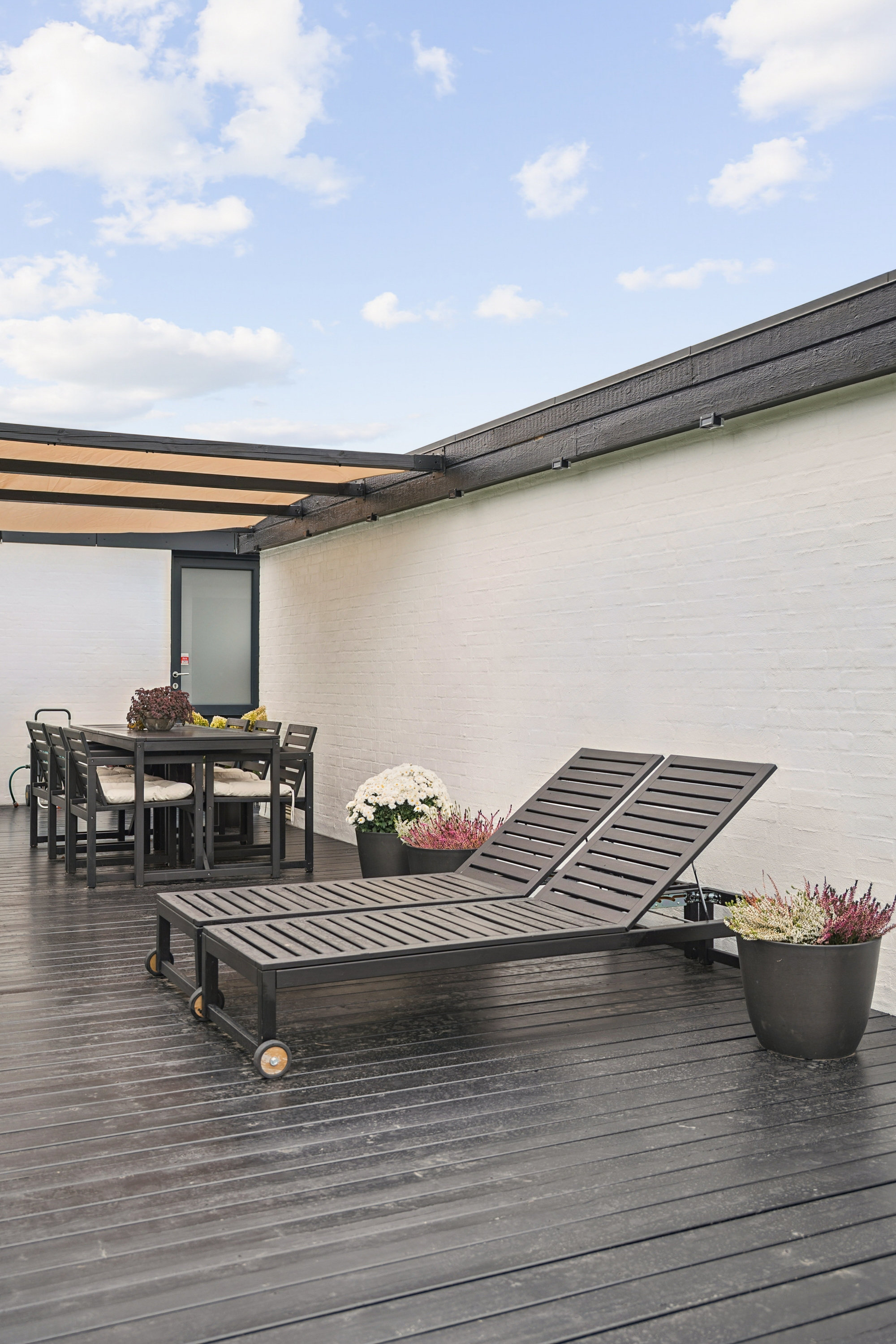 Fremhævet terrasse billede i fuldskærmstilstand. Billede af Solvangen 31, Gug, 9210 Aalborg SØ