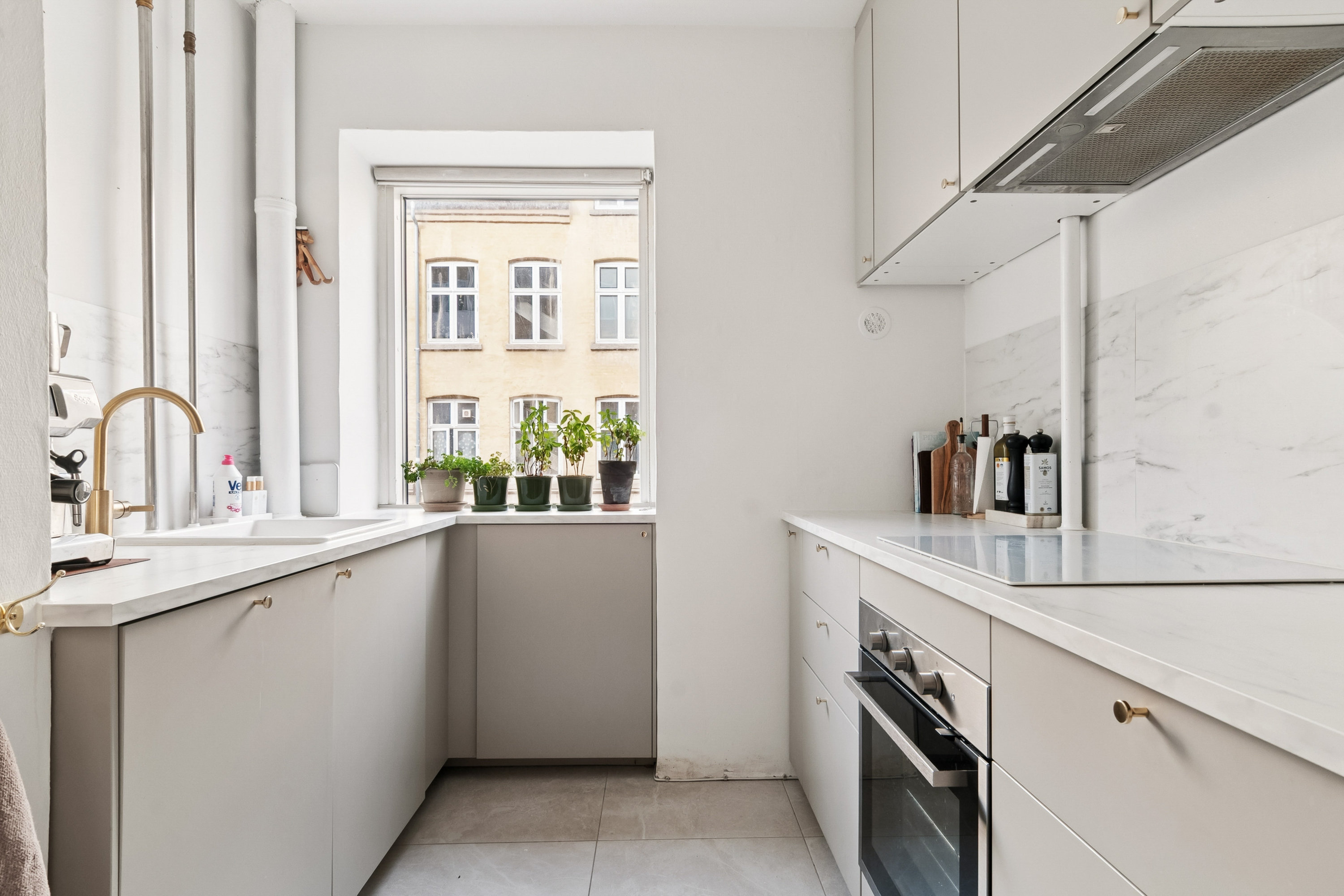 Fremhævet køkken billede i fuldskærmstilstand. Billede af Ved Andebakken 7, 1. th., 2000 Frederiksberg
