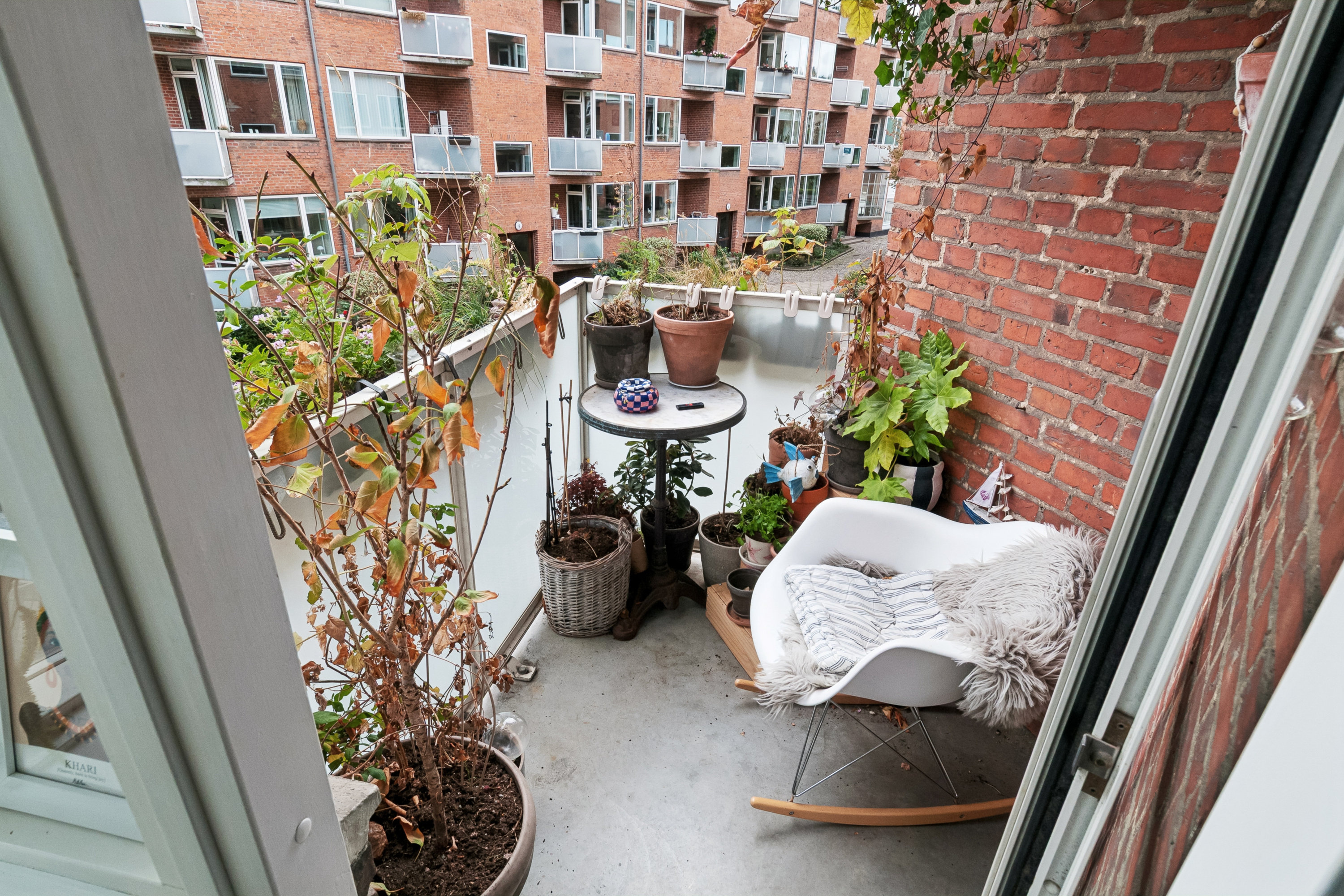 Fremhævet altan billede i fuldskærmstilstand. Billede af Ved Andebakken 7, 1. th., 2000 Frederiksberg