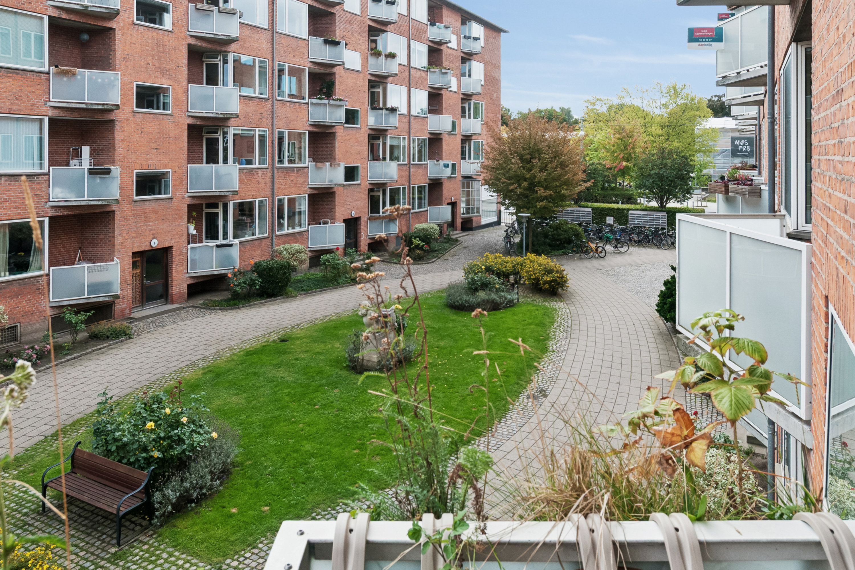 Fremhævet andet billede i fuldskærmstilstand. Billede af Ved Andebakken 7, 1. th., 2000 Frederiksberg