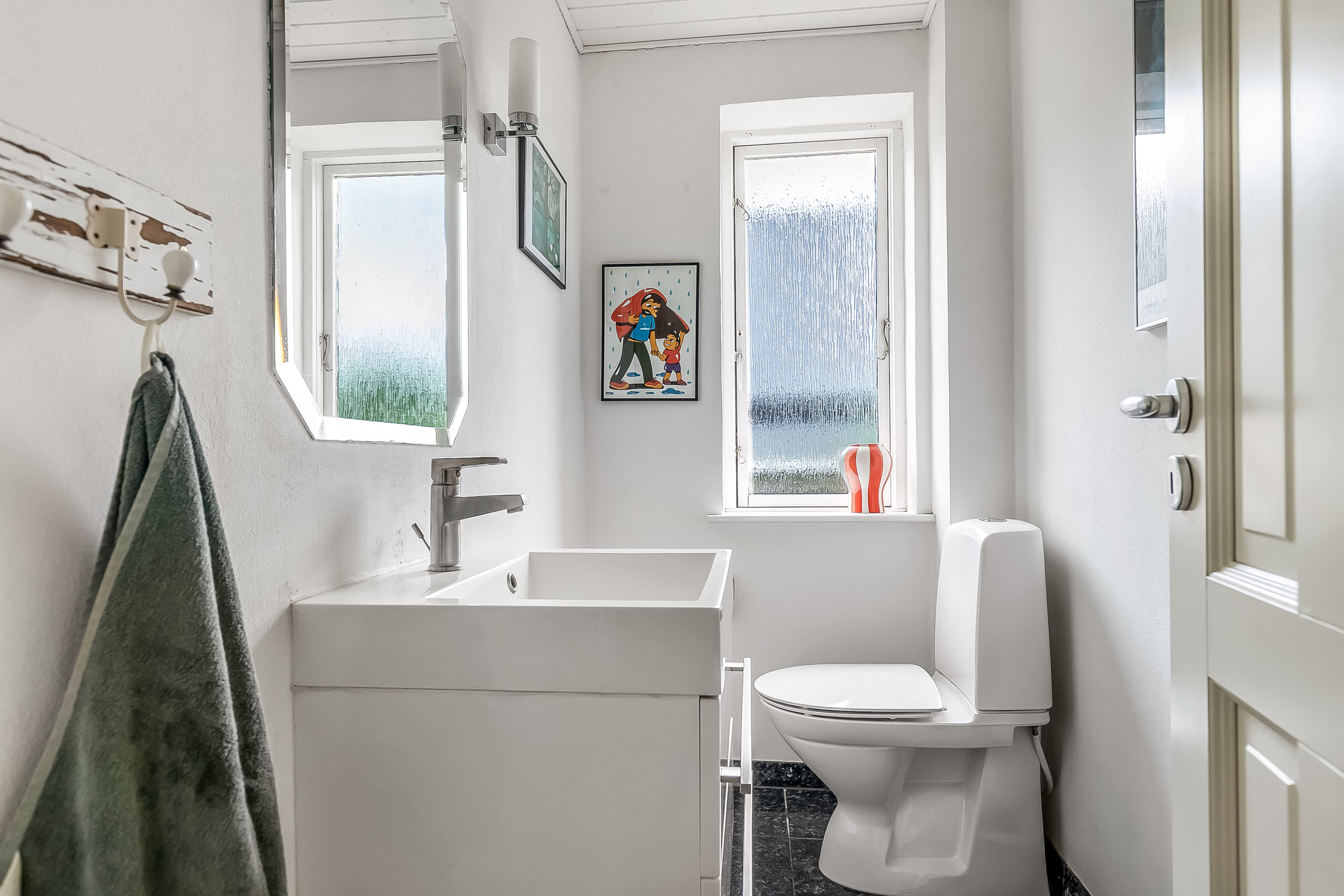 Fremhævet gæstetoilet billede i fuldskærmstilstand. Billede af Raadyrvej 5, Nørremarken, 7100 Vejle