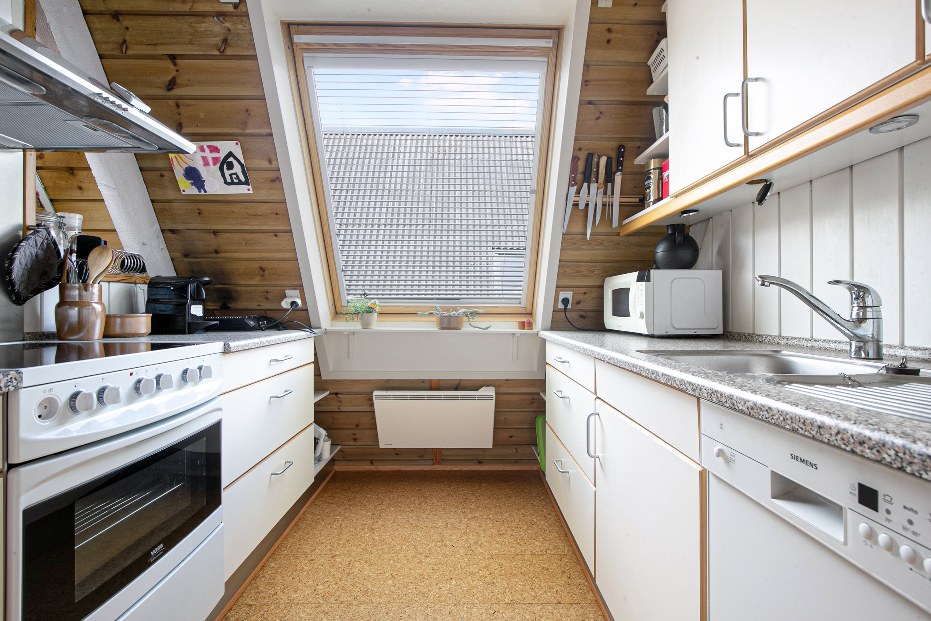 Fremhævet køkken billede i fuldskærmstilstand. Billede af Golfsvinget 212, Gatten, 9640 Farsø