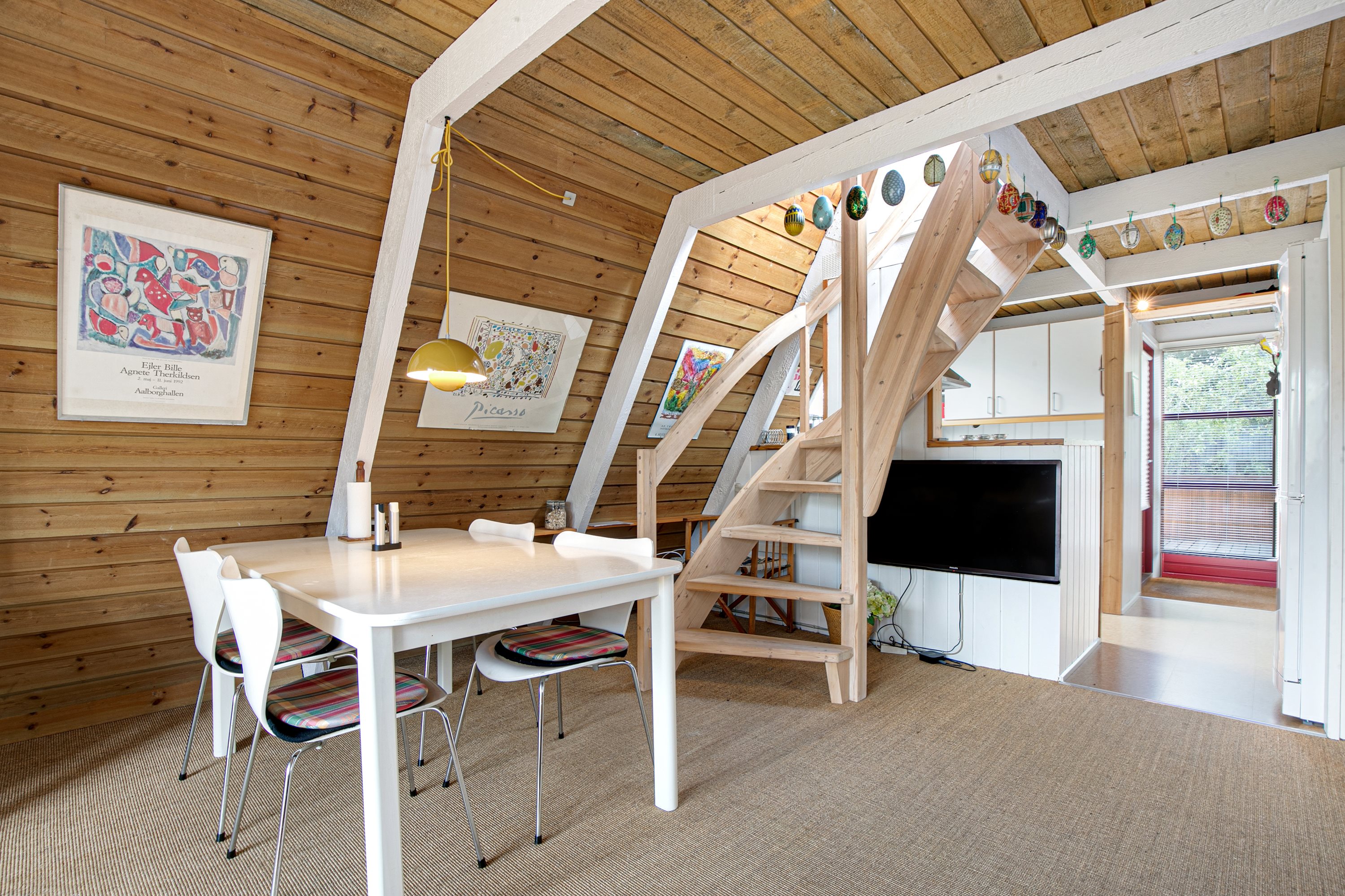 Fremhævet stue billede i fuldskærmstilstand. Billede af Golfsvinget 212, Gatten, 9640 Farsø