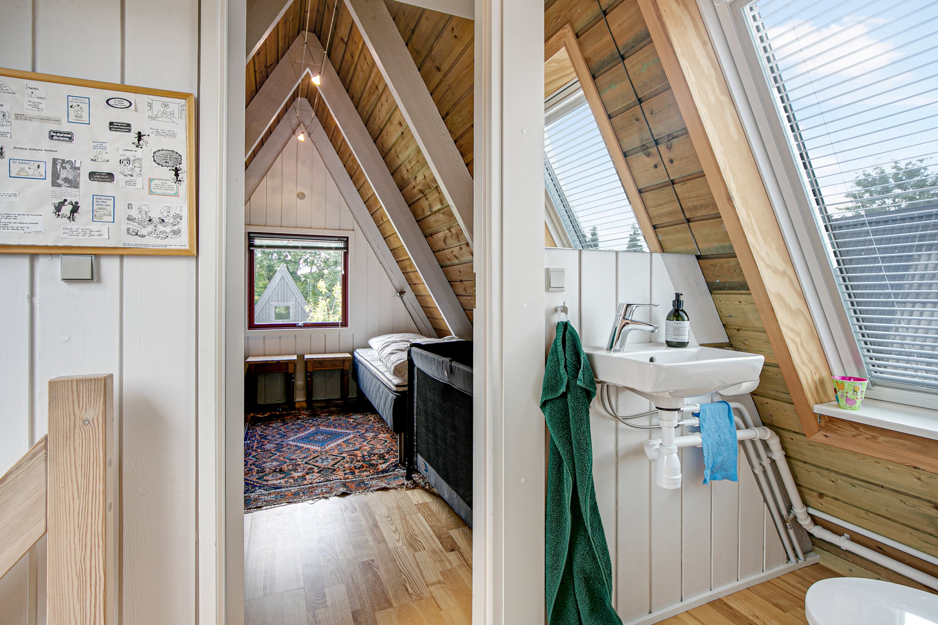 Fremhævet toilet 1. sal billede i fuldskærmstilstand. Billede af Golfsvinget 212, Gatten, 9640 Farsø