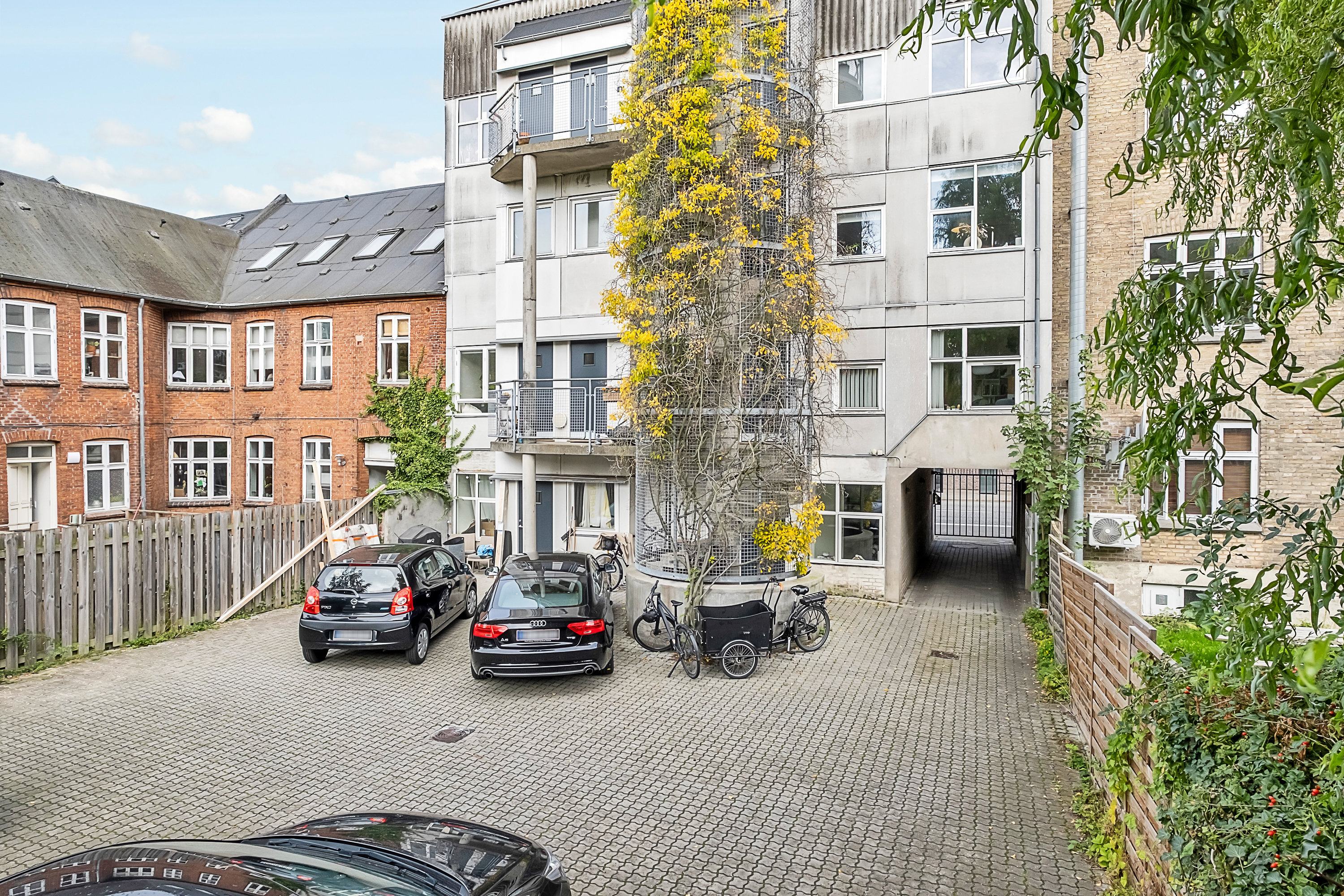 Fremhævet gårdmiljø billede i fuldskærmstilstand. Billede af Vesterbrogade 11, 2. 6., 8000 Aarhus C