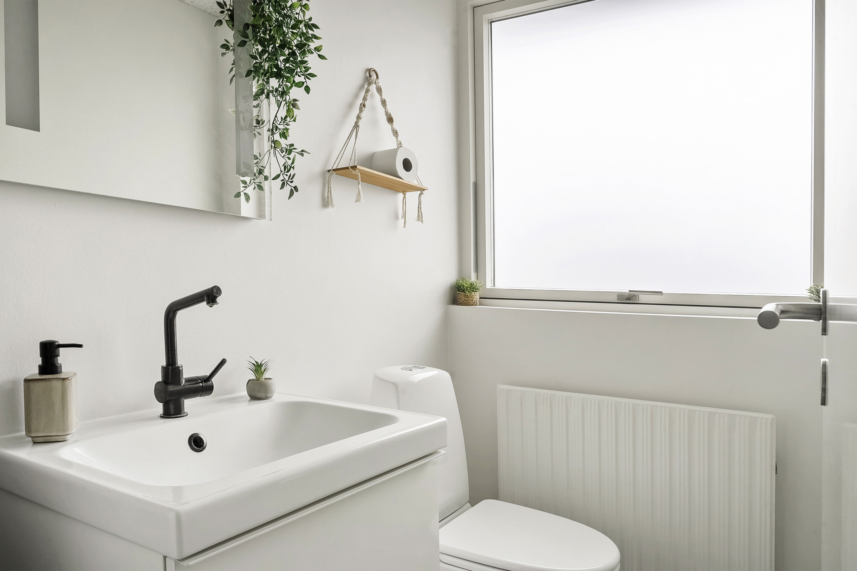Fremhævet toilet billede i fuldskærmstilstand. Billede af Hvedevænget 44, 8700 Horsens
