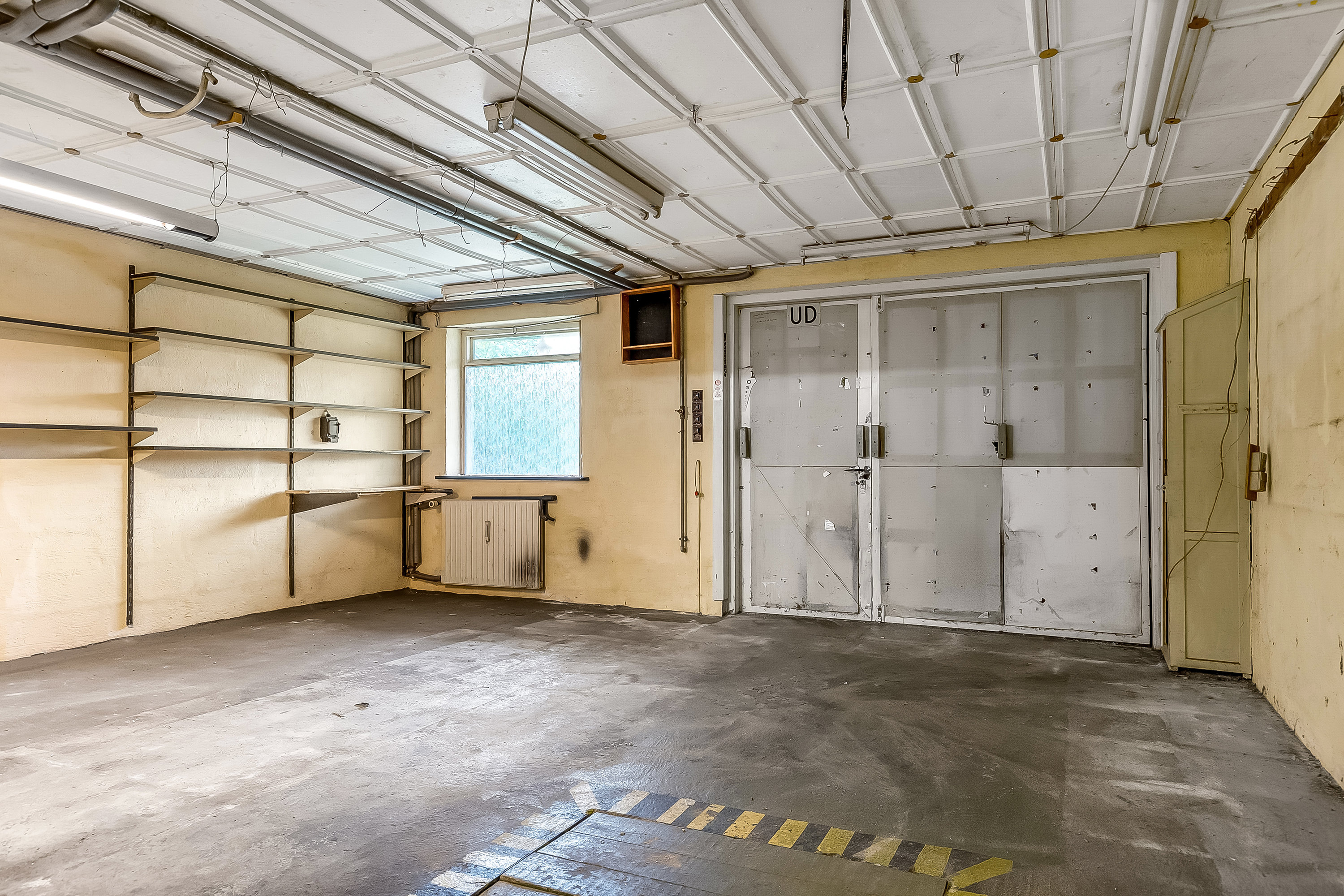 Fremhævet garage billede i fuldskærmstilstand. Billede af Ringvejen 8, Bredballe, 7120 Vejle Øst