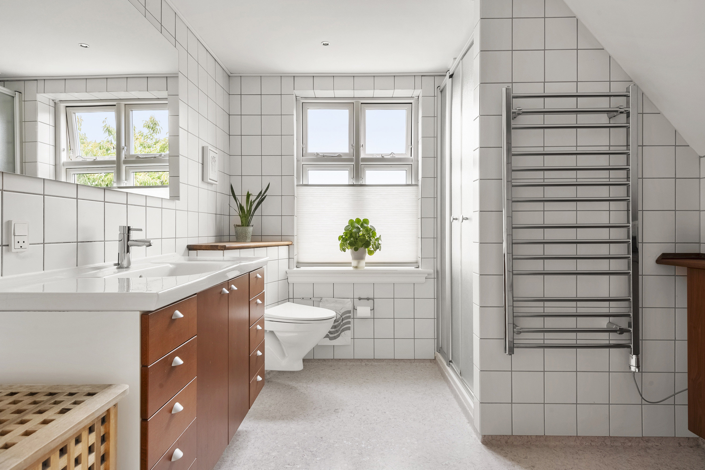 Fremhævet toilet billede i fuldskærmstilstand. Billede af Horsensvej 132, Ørting, 8300 Odder