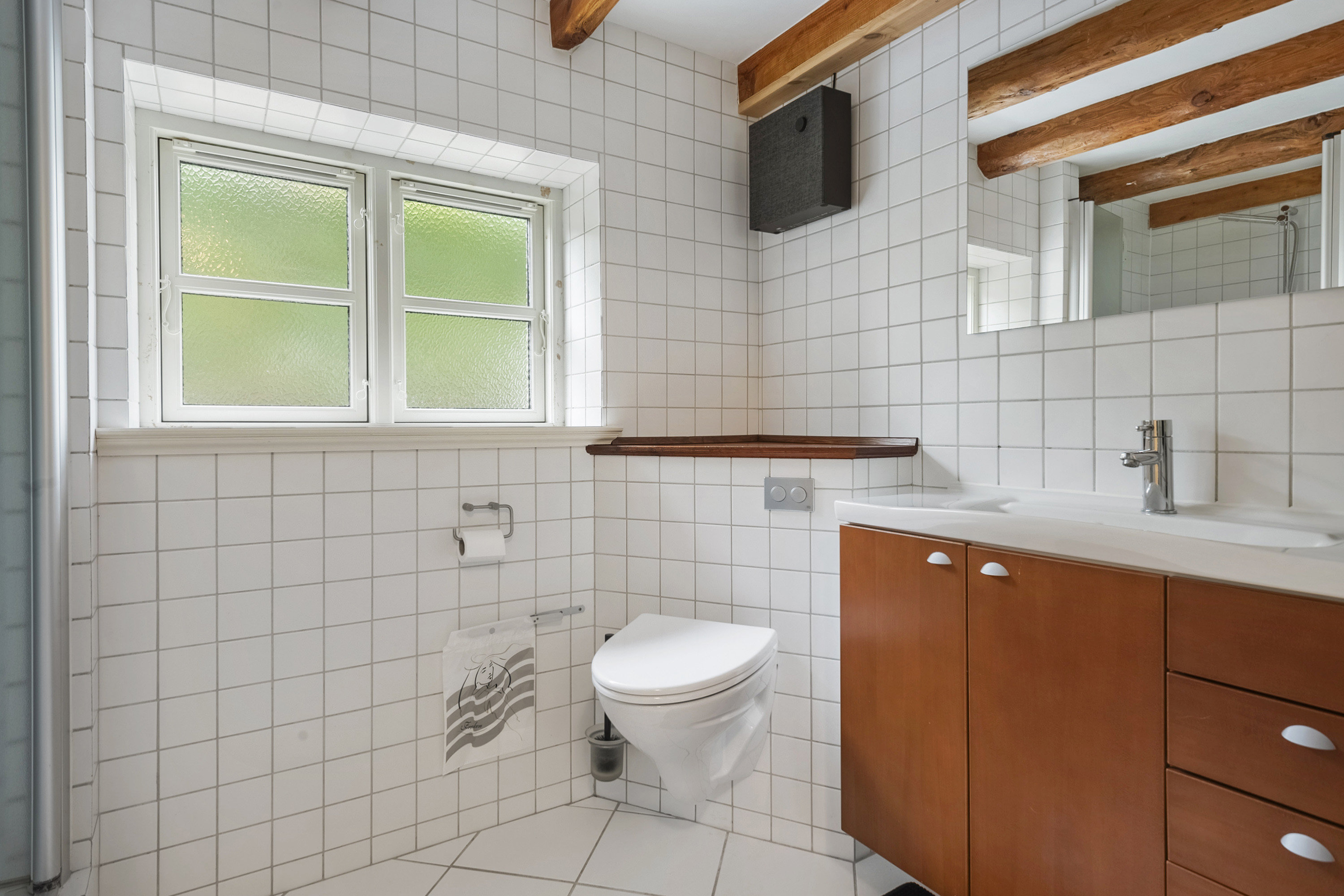 Fremhævet toilet billede i fuldskærmstilstand. Billede af Horsensvej 132, Ørting, 8300 Odder