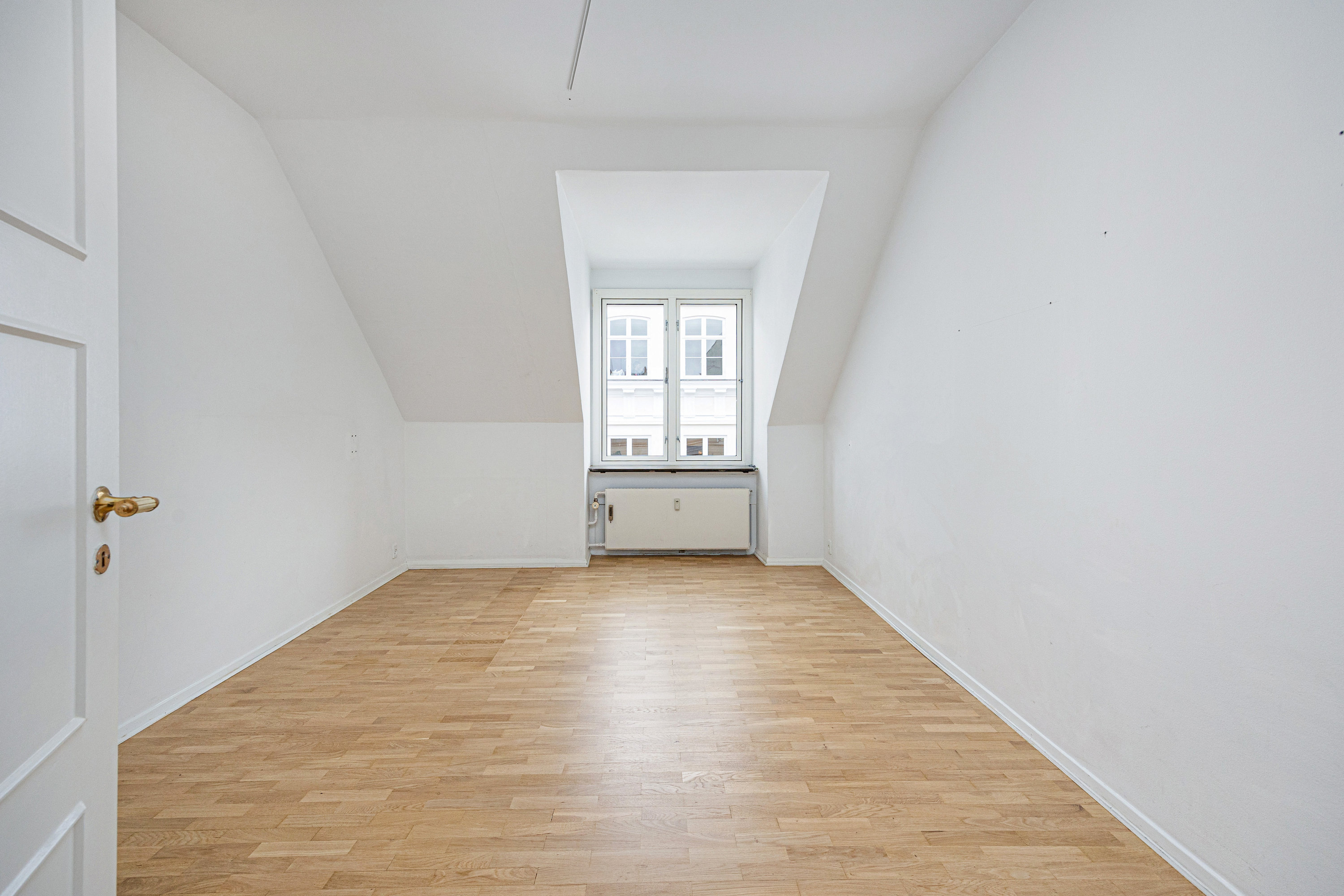 Fremhævet  billede i fuldskærmstilstand. Billede af Fortunstræde 4, 3. th., 1065 København K