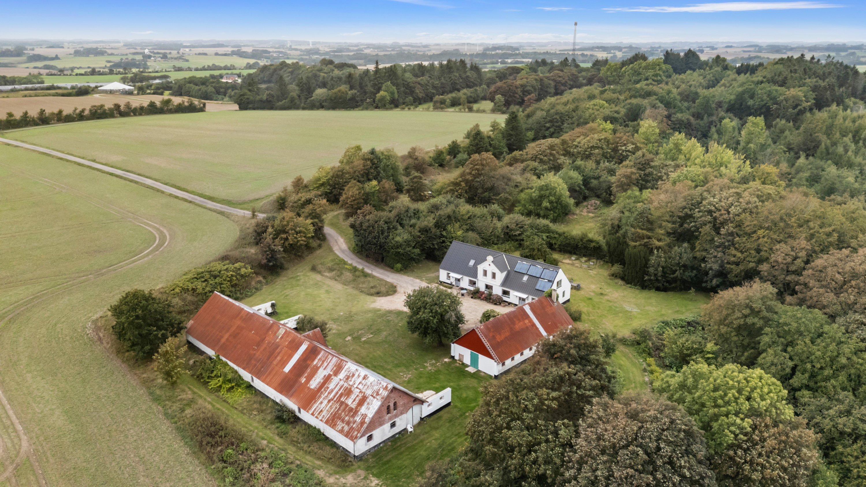 Fremhævet luftfoto billede i fuldskærmstilstand. Billede af Ådalvej 32, Hørby, 9300 Sæby