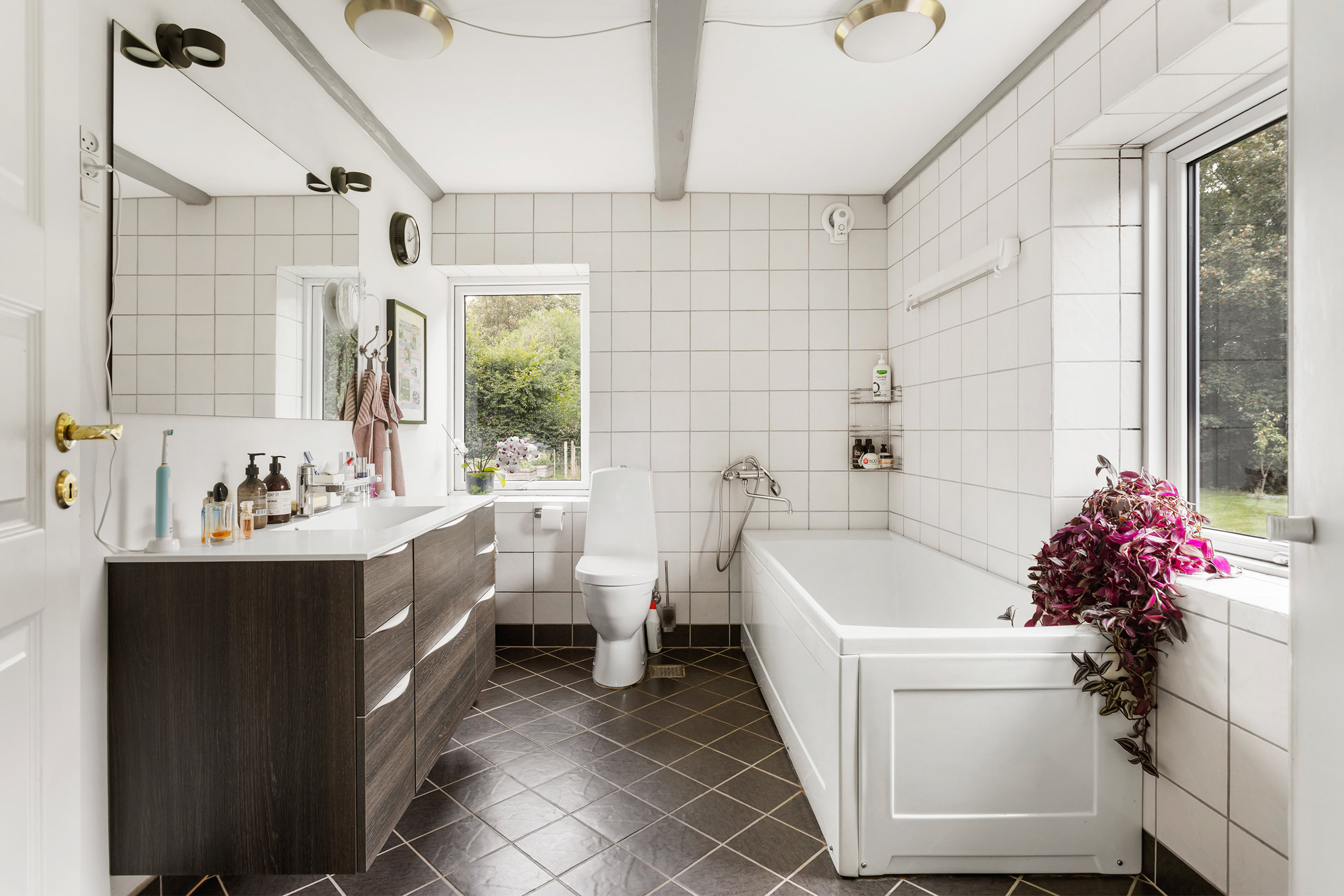 Fremhævet badeværelse billede i fuldskærmstilstand. Billede af Ådalvej 32, Hørby, 9300 Sæby