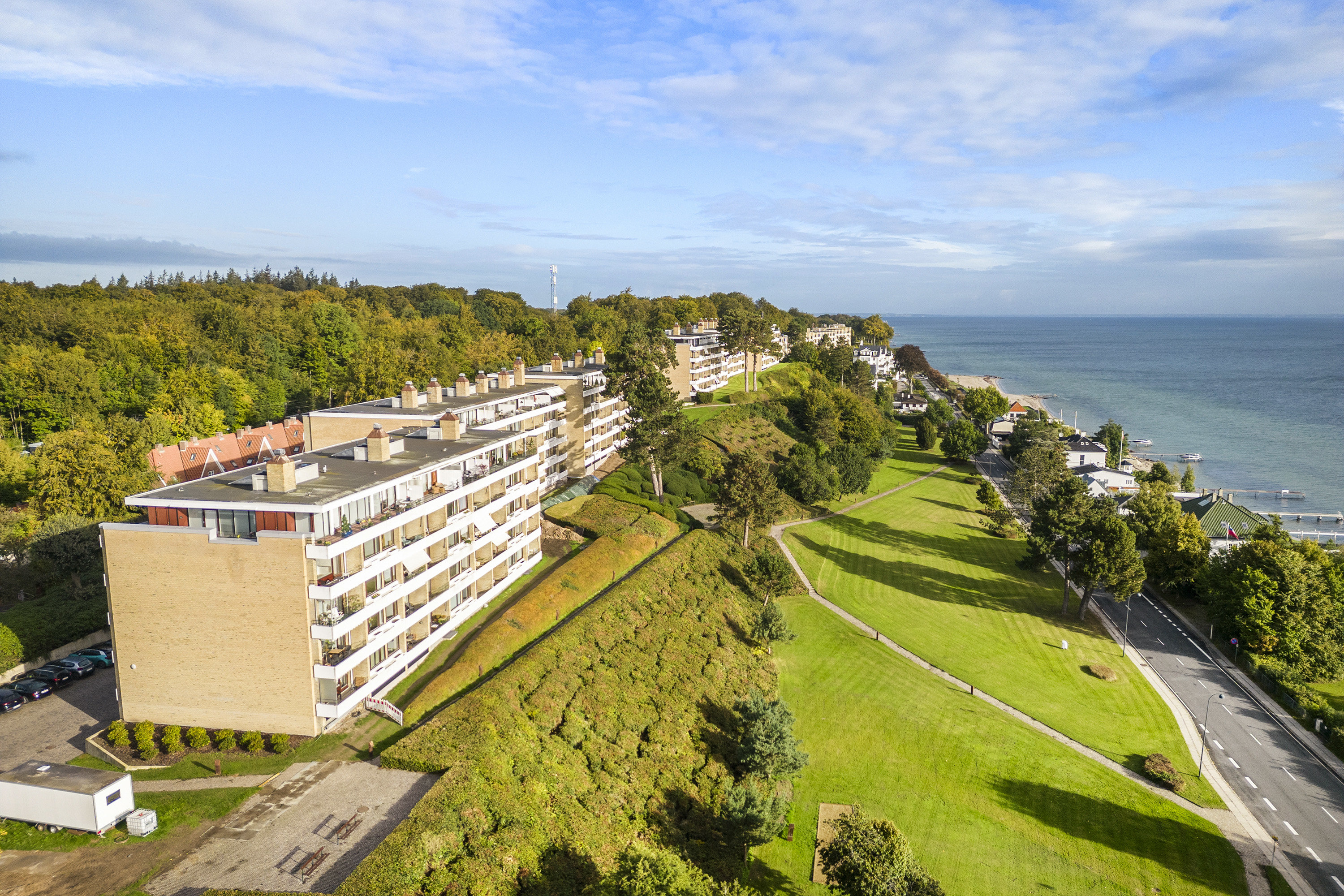 Fremhævet område billede i fuldskærmstilstand. Billede af Skodsborgparken 34, 2. th., 2942 Skodsborg
