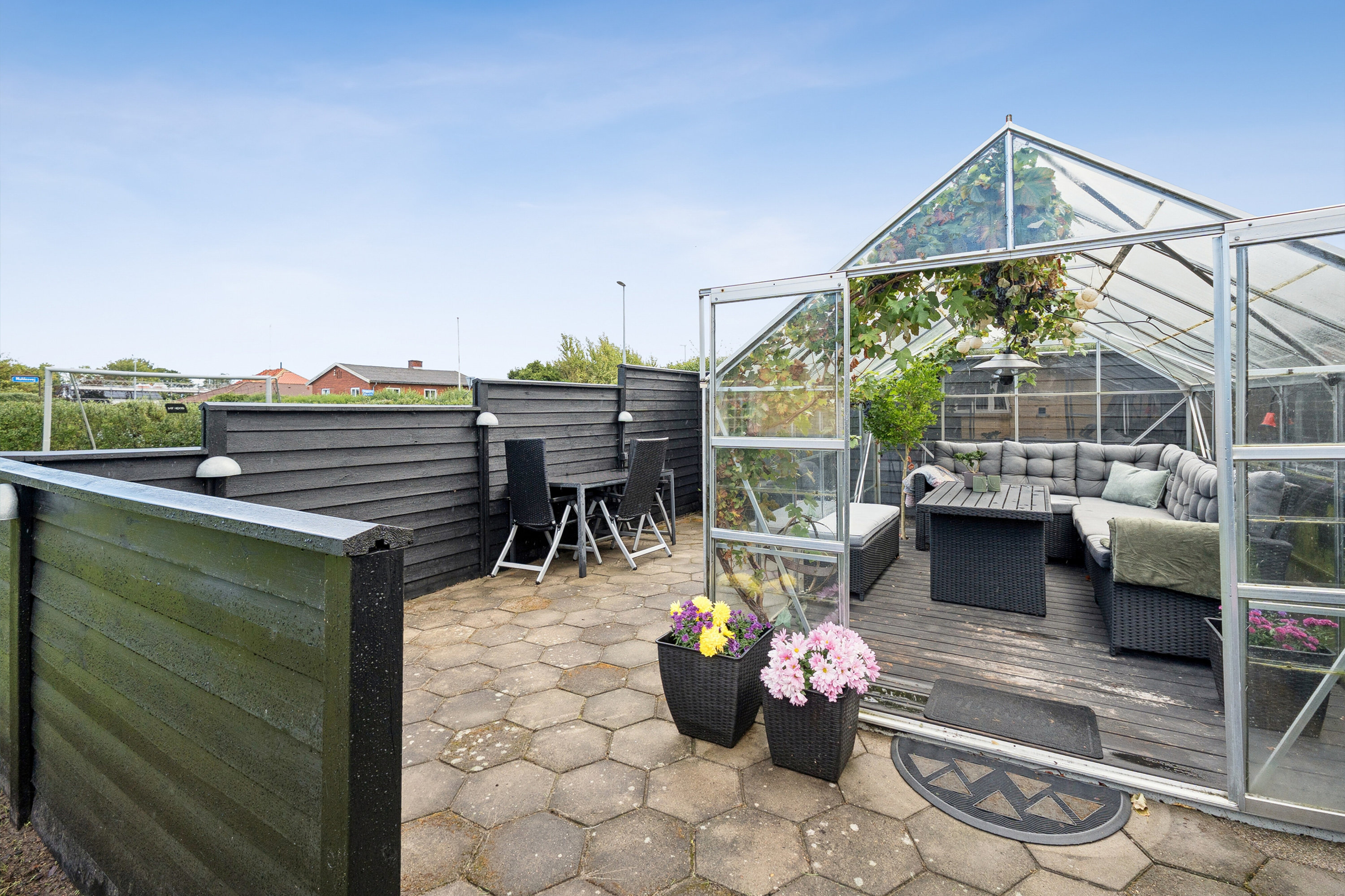 Fremhævet terrasse billede i fuldskærmstilstand. Billede af Jungersensvej 11, 9800 Hjørring