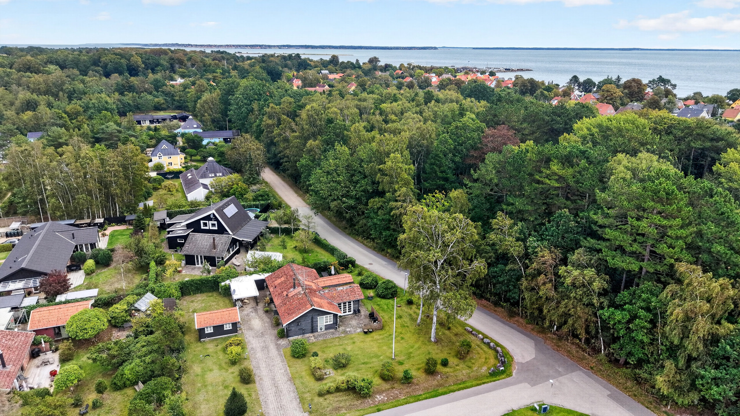 Fremhævet luftfoto billede i fuldskærmstilstand. Billede af Isørevej 99, 4581 Rørvig