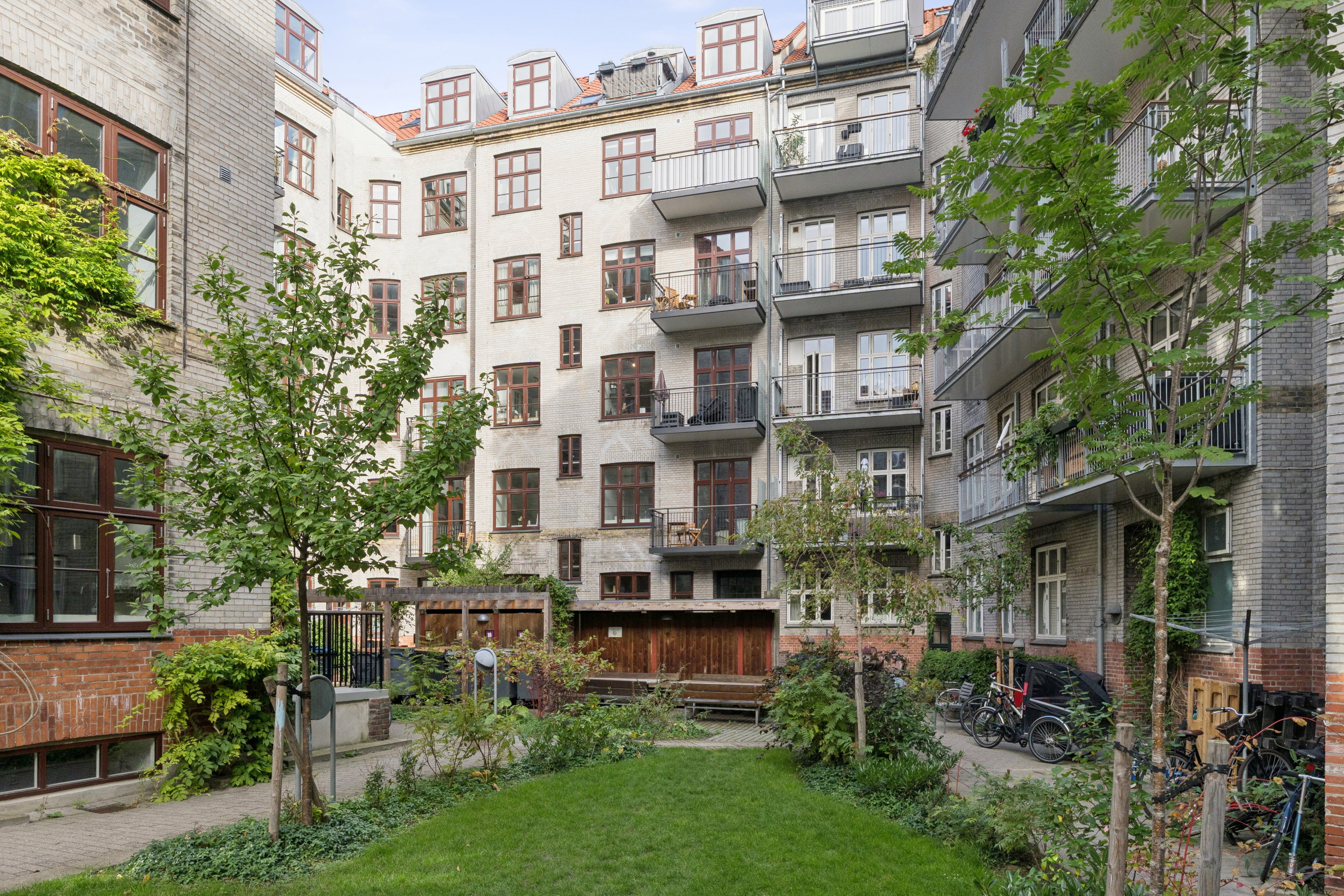 Fremhævet gårdmiljø billede i fuldskærmstilstand. Billede af Vordingborggade 78, st. th., 2100 København Ø