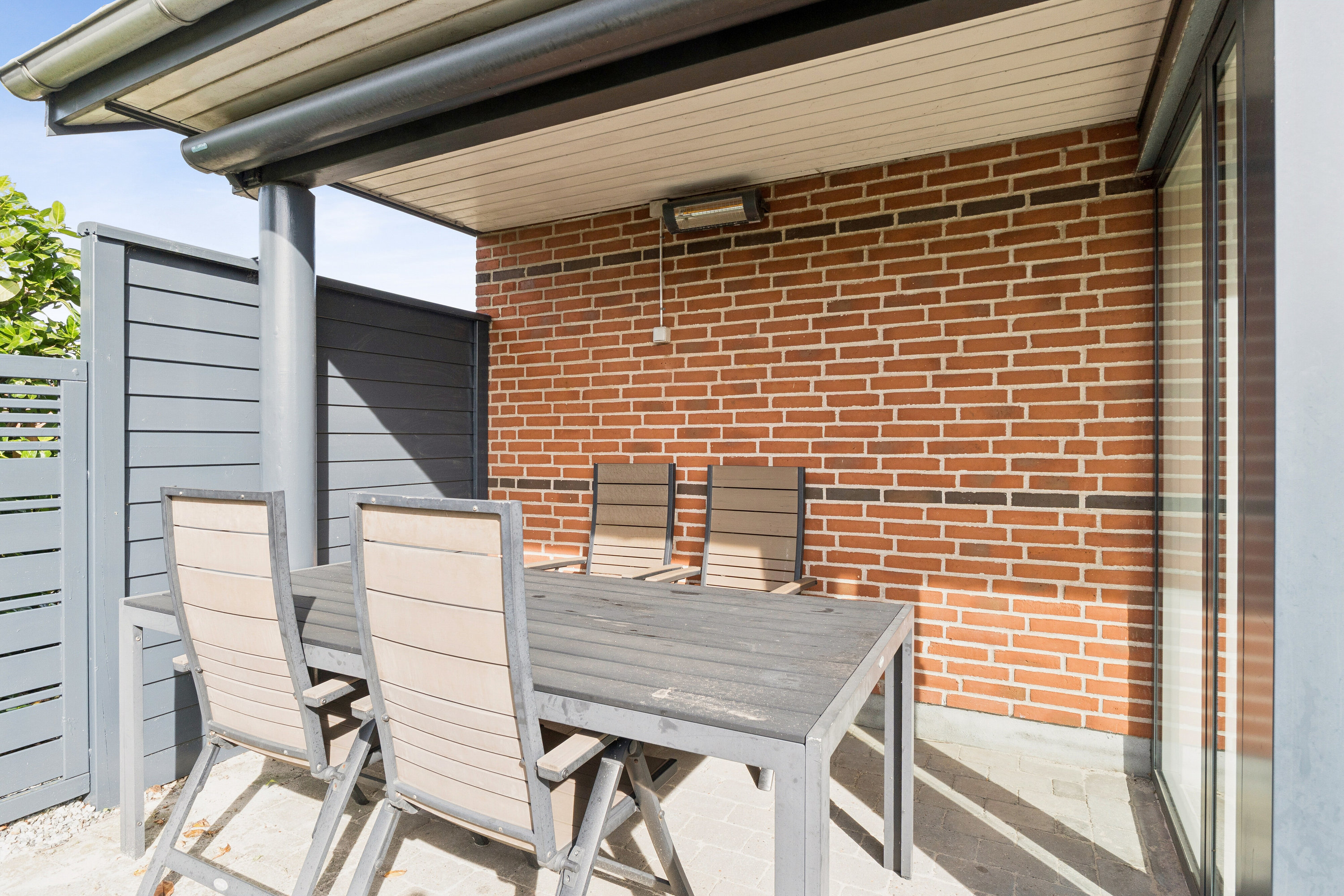 Fremhævet overdækket terrasse billede i fuldskærmstilstand. Billede af Nymarks Allé 131, 8320 Mårslet