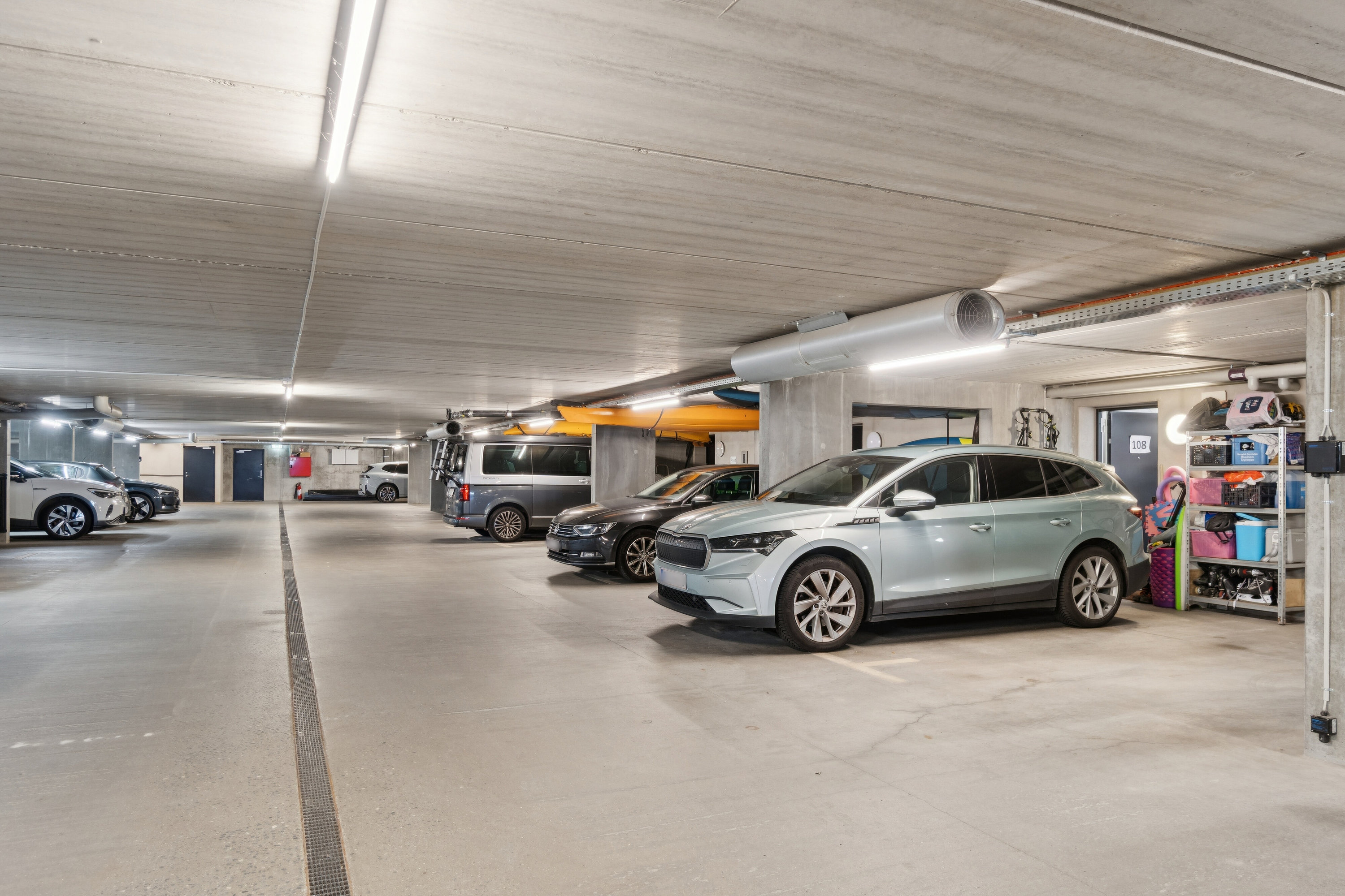Fremhævet garage billede i fuldskærmstilstand. Billede af Niels Neergaards Gade 14, 2300 København S