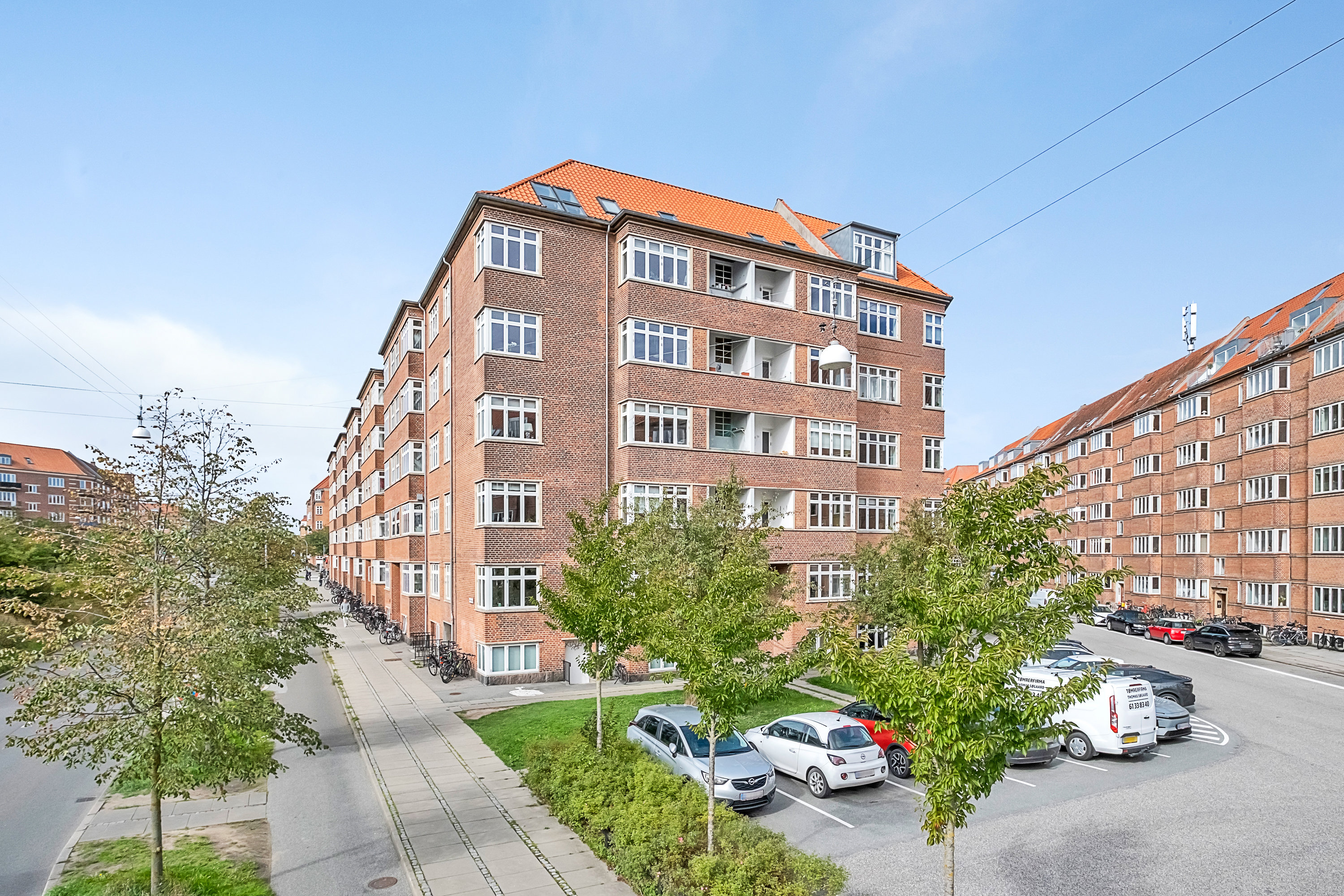 Fremhævet facade billede i fuldskærmstilstand. Billede af Chr. Wærums Gade 26, 3. tv., 8000 Aarhus C