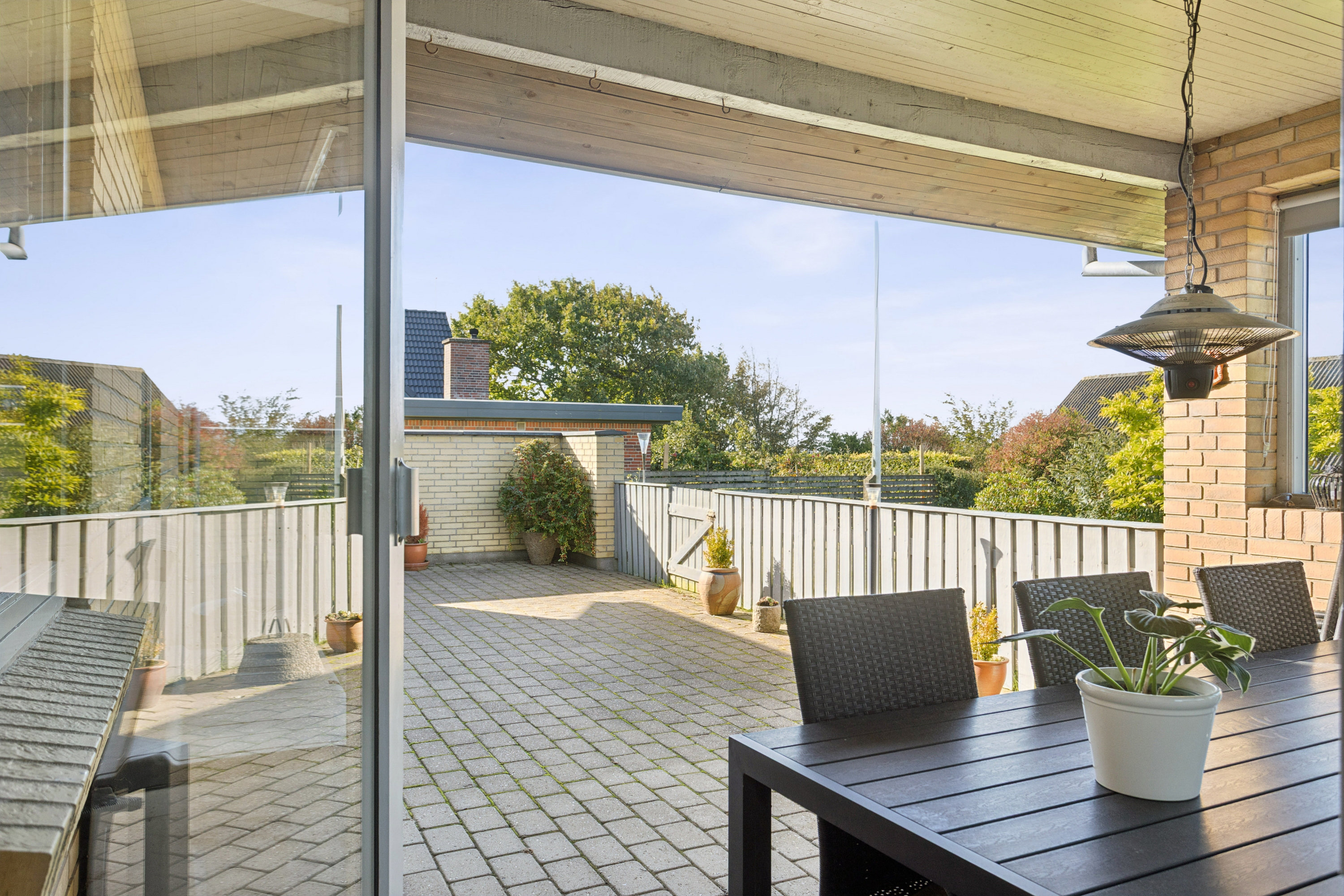 Fremhævet terrasse billede i fuldskærmstilstand. Billede af Østerhaven 17, Bjergby, 7950 Erslev