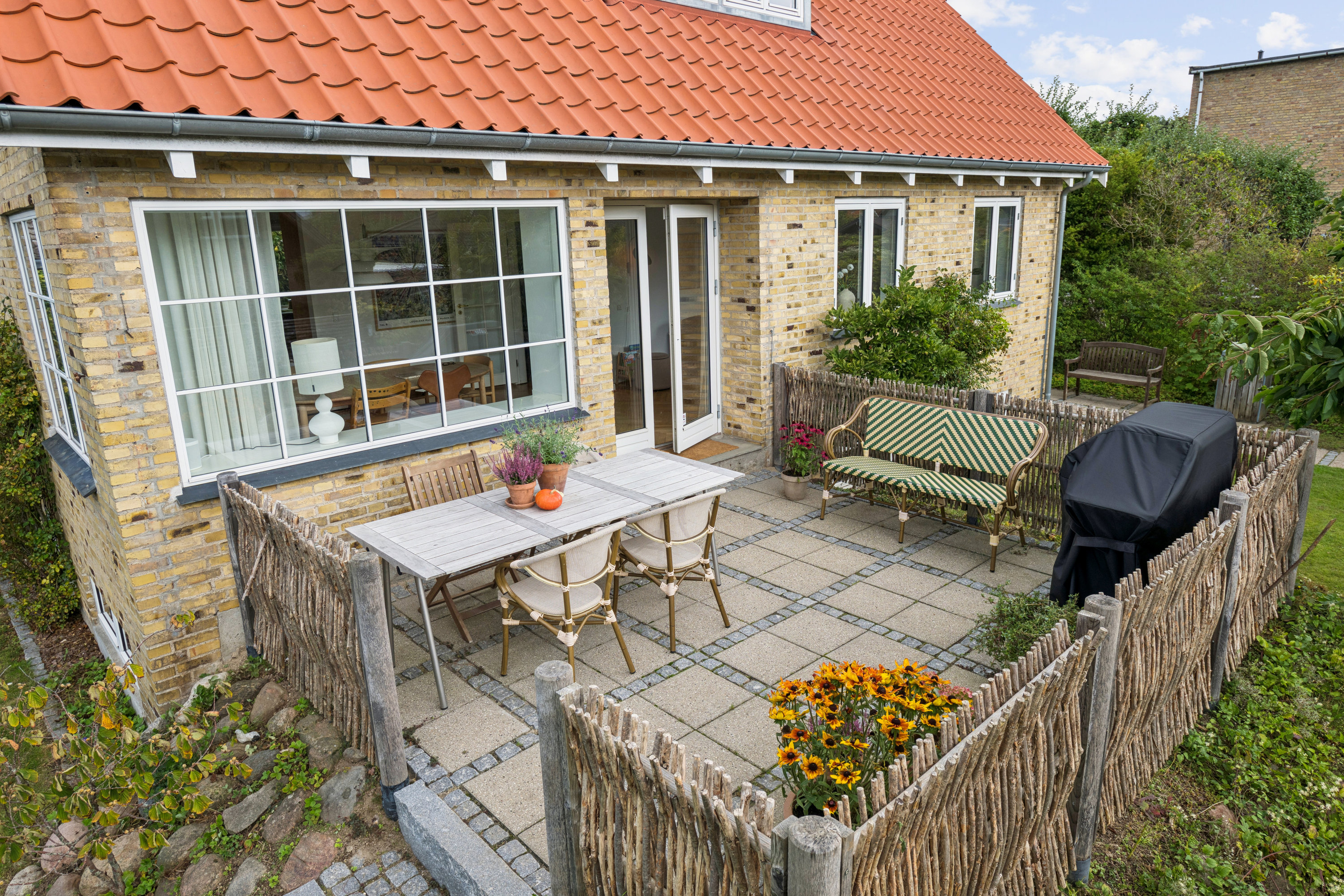 Fremhævet terrasse billede i fuldskærmstilstand. Billede af Skovmarken 2, 2800 Kongens Lyngby