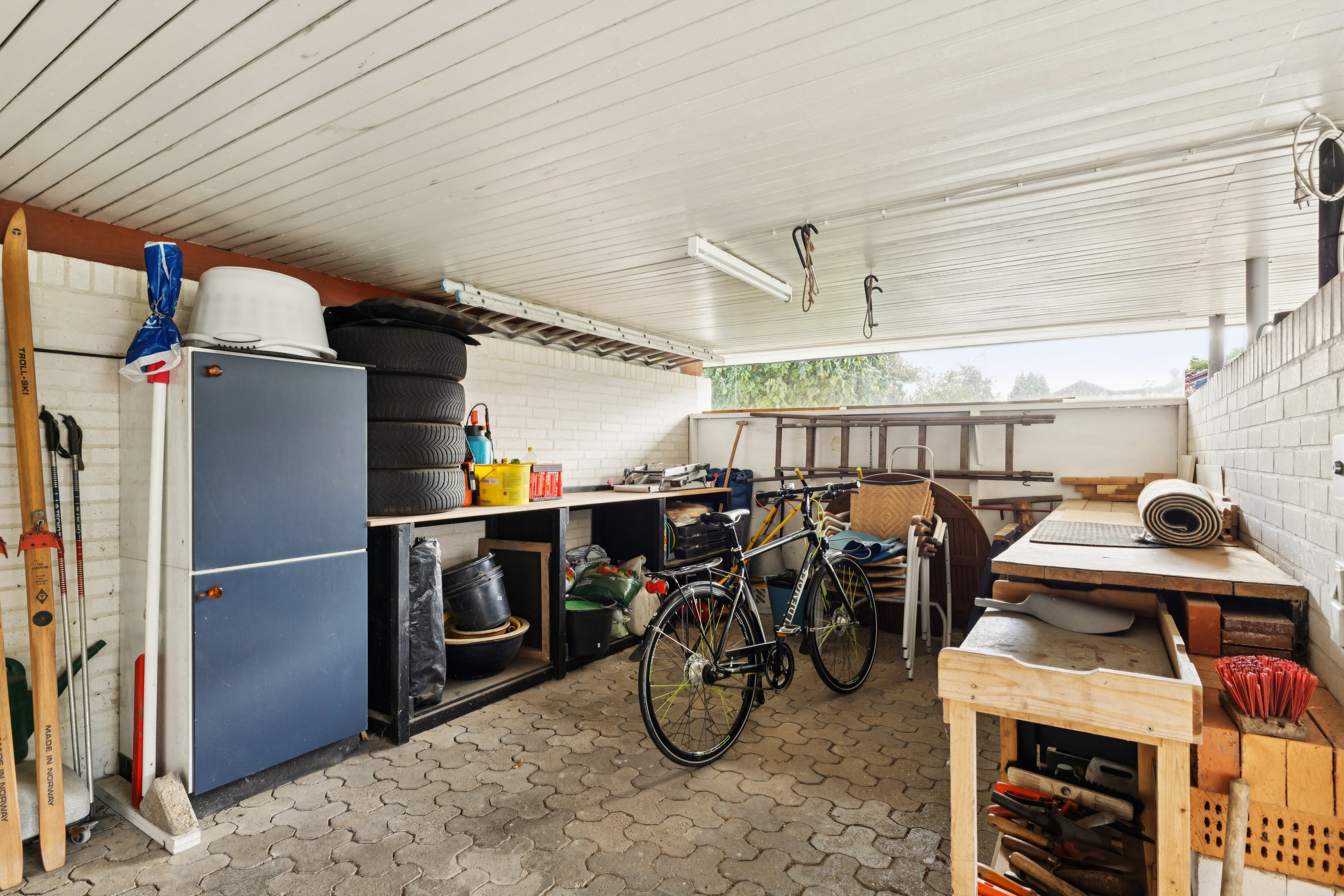 Fremhævet garage billede i fuldskærmstilstand. Billede af Tyttebærvej 43, 9560 Hadsund