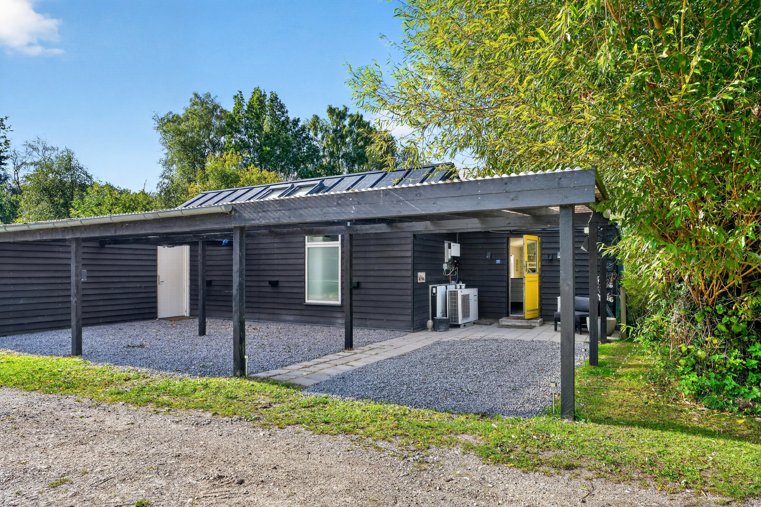 Fremhævet carport billede i fuldskærmstilstand. Billede af Lysbovej 2, 4581 Rørvig