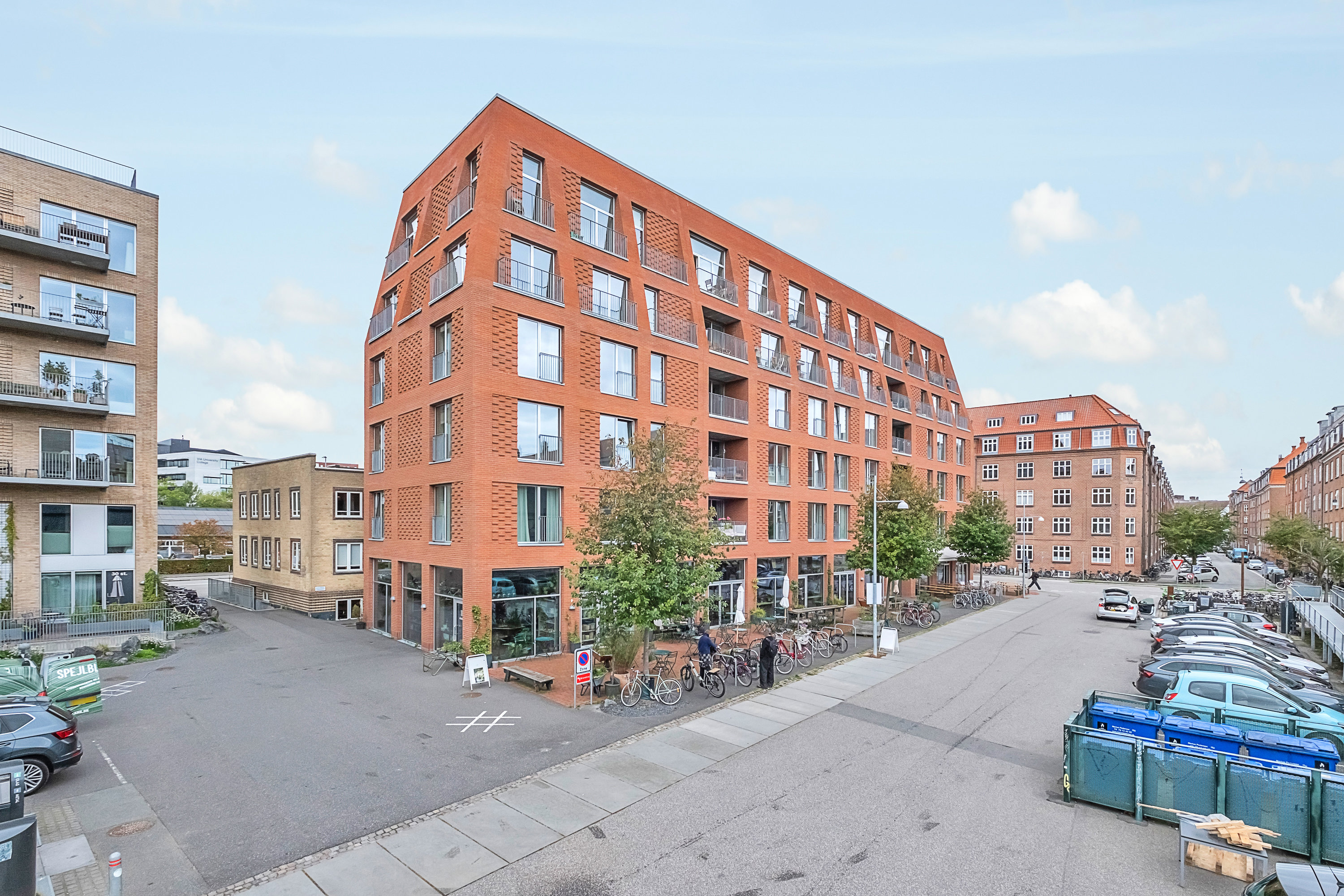 Fremhævet facade billede i fuldskærmstilstand. Billede af Kjeld Tolstrups Gade 16, 2. tv., 8000 Aarhus C