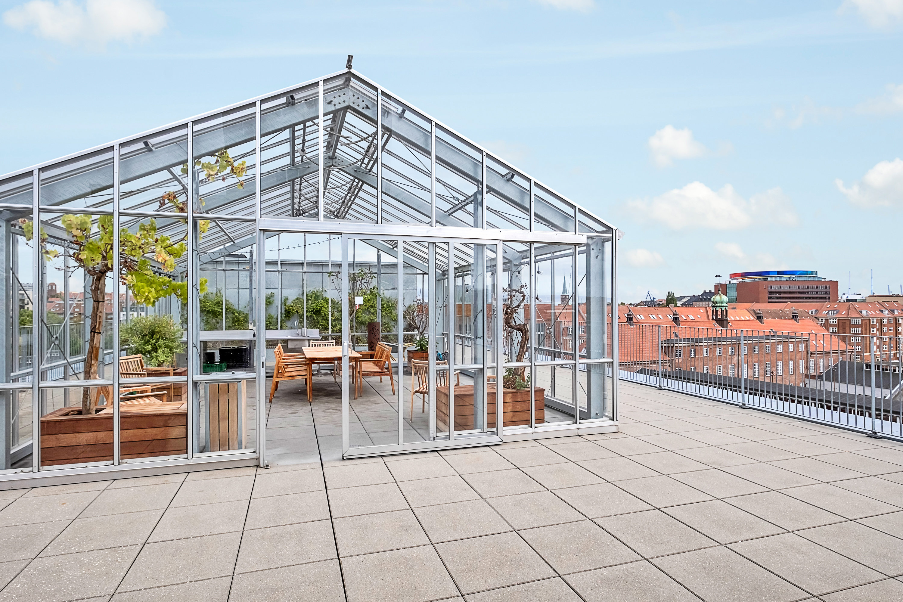 Fremhævet tagterrasse billede i fuldskærmstilstand. Billede af Kjeld Tolstrups Gade 16, 2. tv., 8000 Aarhus C