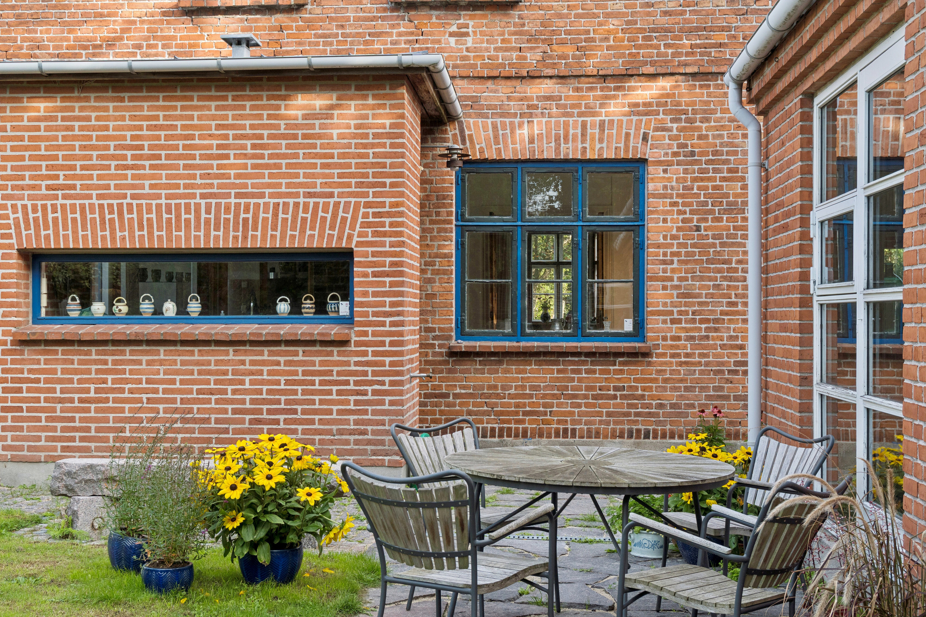 Miniaturebillede 1: terrasse. Billede af Rønneholmsvej 52, 2610 Rødovre