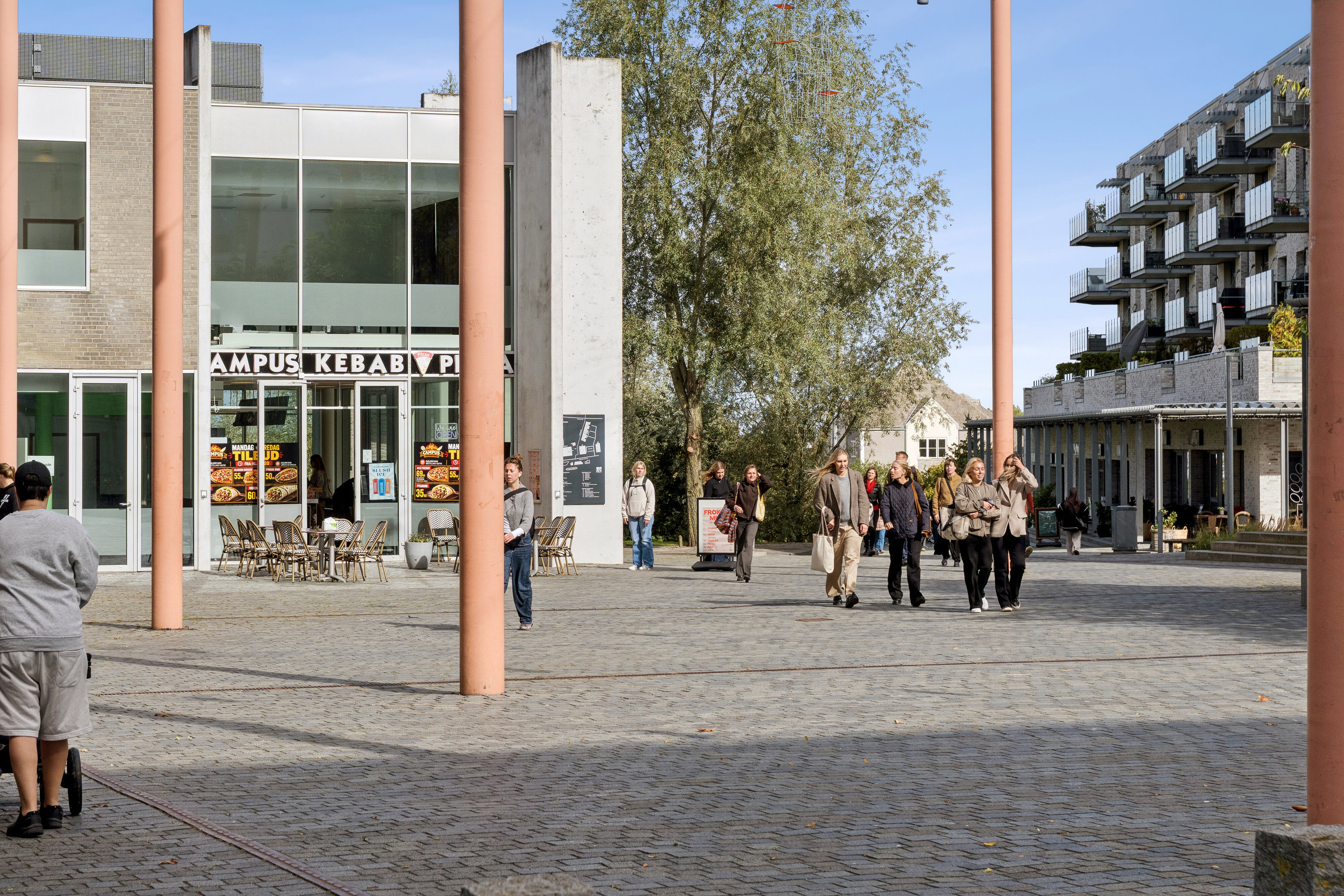 Fremhævet gade billede i fuldskærmstilstand. Billede af Pærelunden 1, st. th., Trekroner, 4000 Roskilde