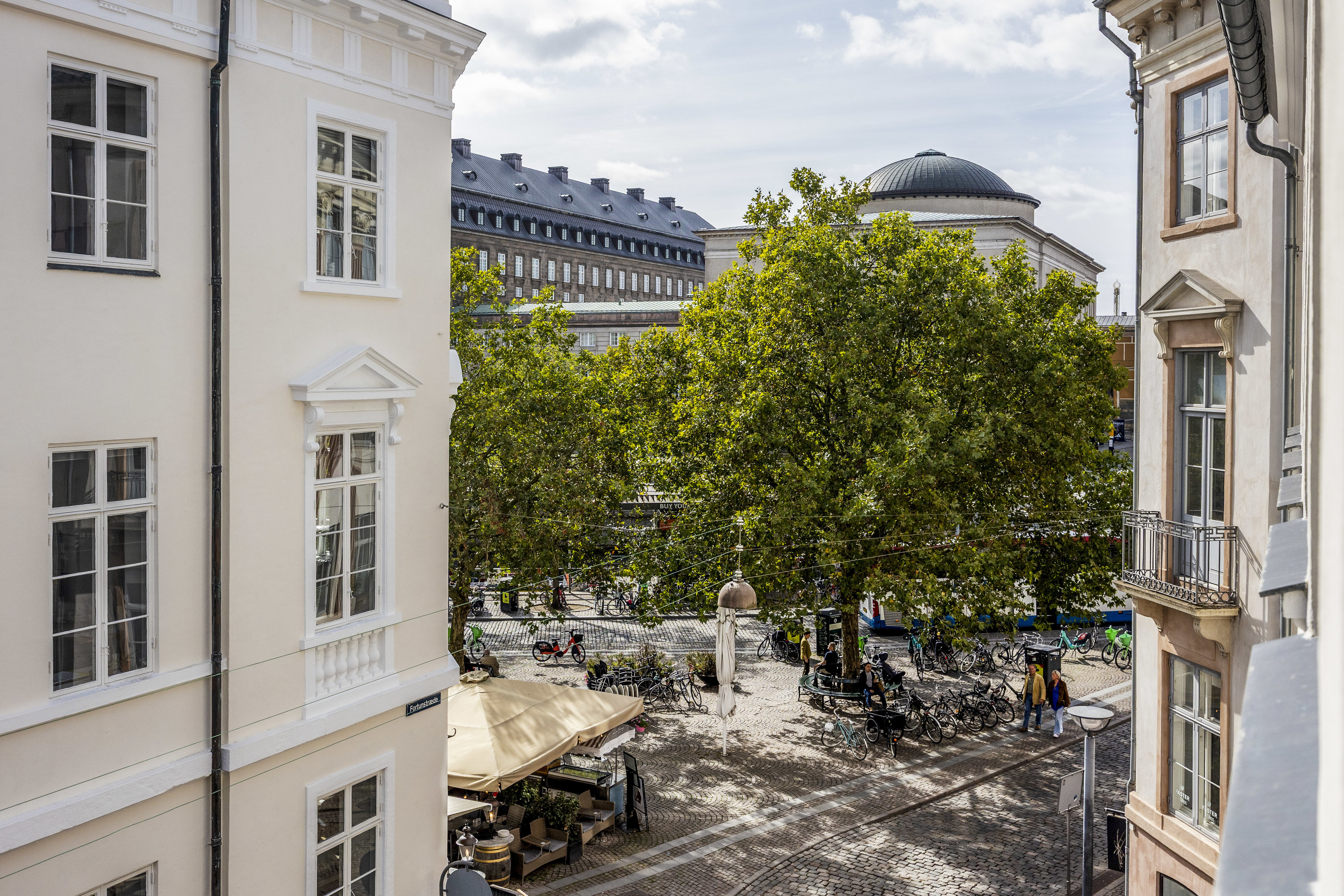 Fremhævet  billede i fuldskærmstilstand. Billede af Fortunstræde 4, 2. tv., 1065 København K