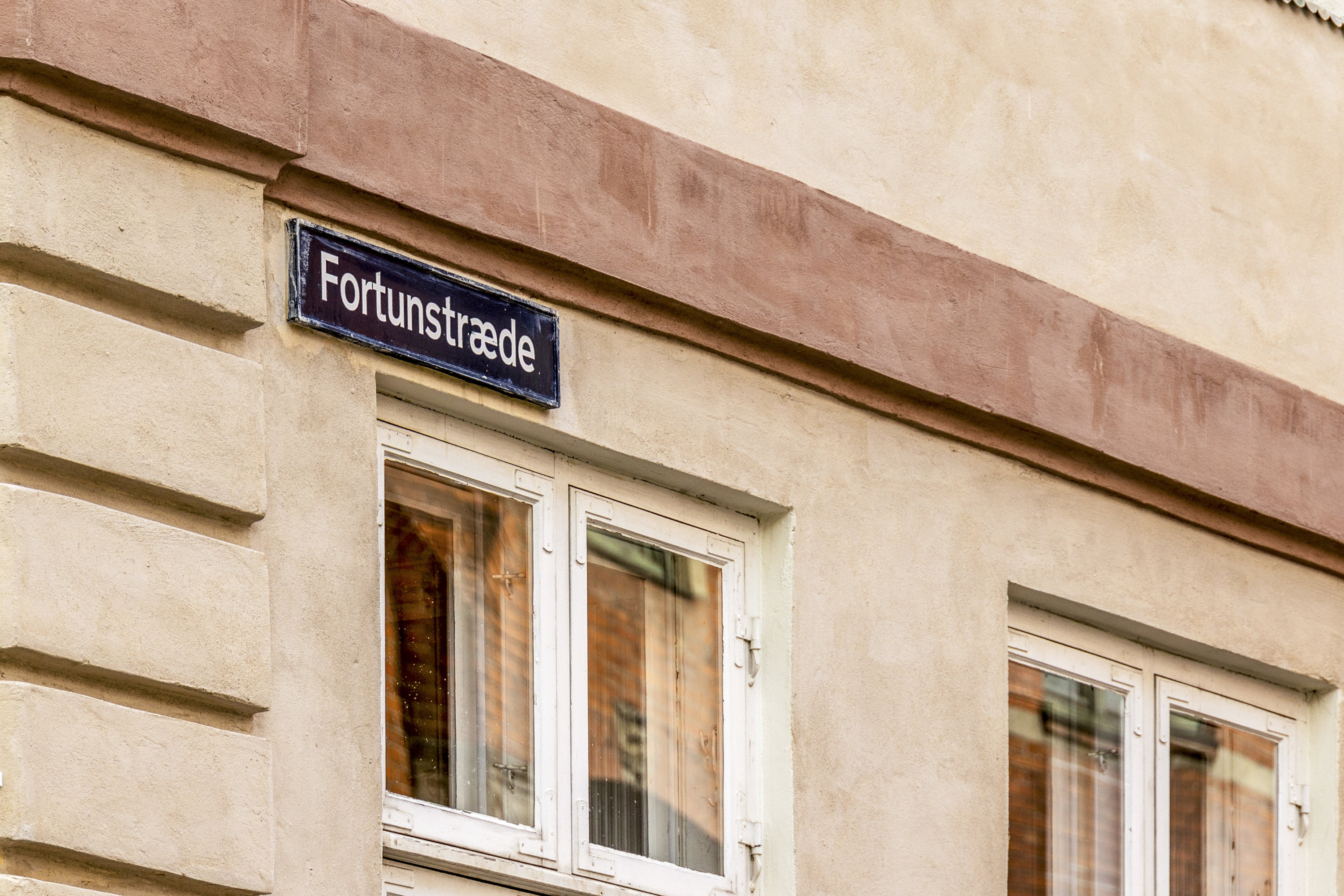 Fremhævet  billede i fuldskærmstilstand. Billede af Fortunstræde 4, 2. th., 1065 København K