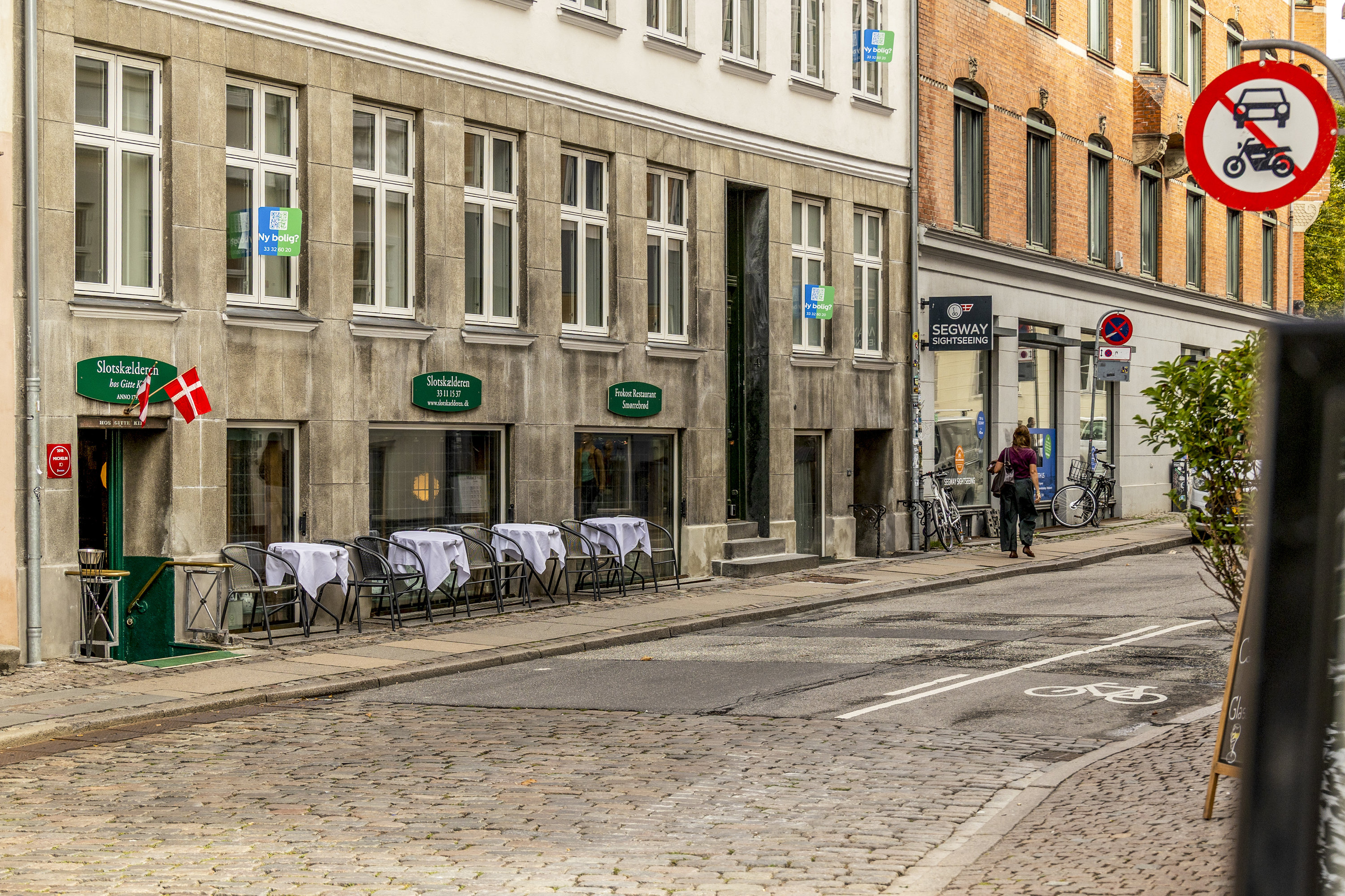 Fremhævet  billede i fuldskærmstilstand. Billede af Fortunstræde 4, 2. th., 1065 København K