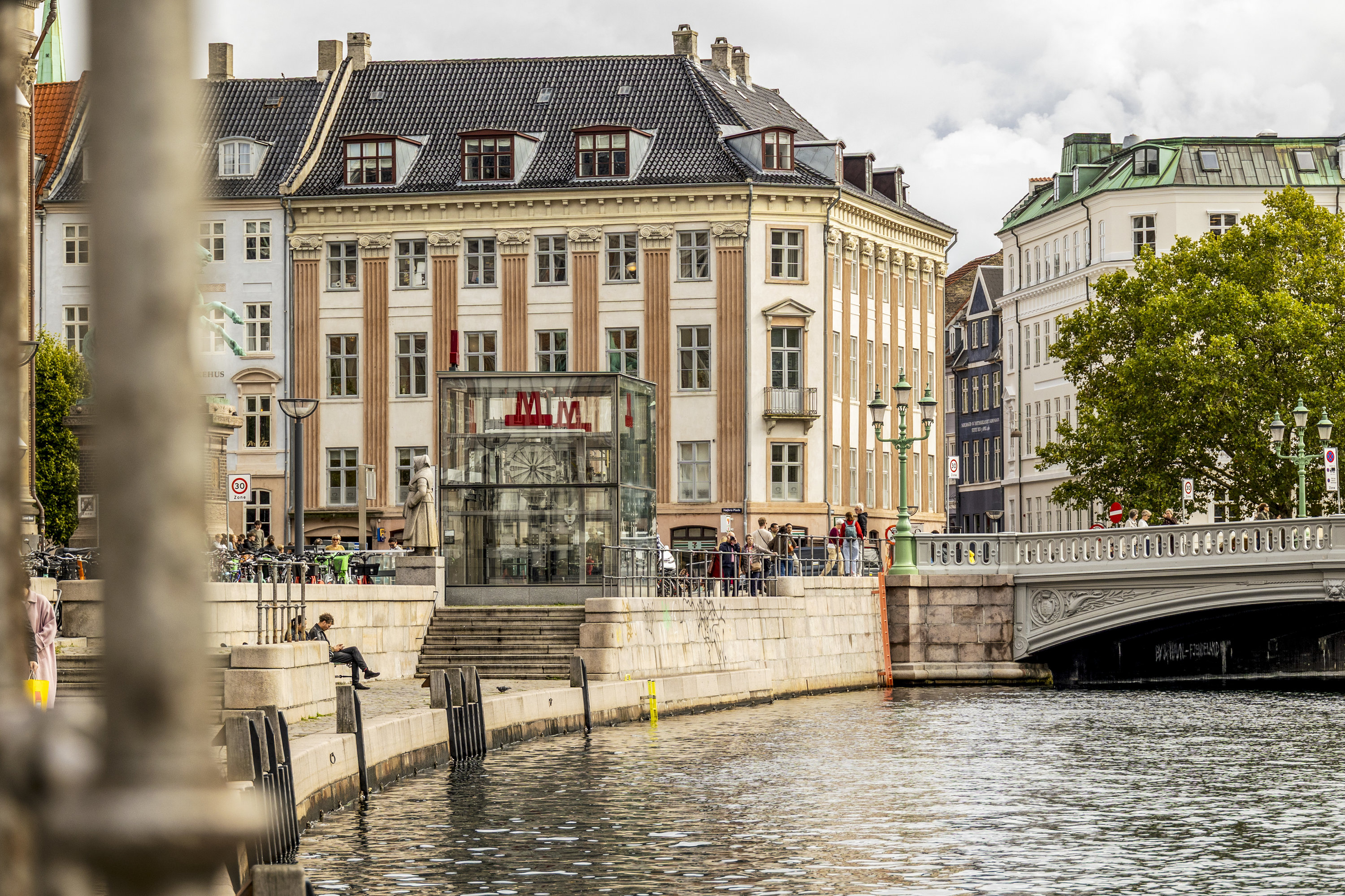 Fremhævet  billede i fuldskærmstilstand. Billede af Fortunstræde 4, 1. tv., 1065 København K
