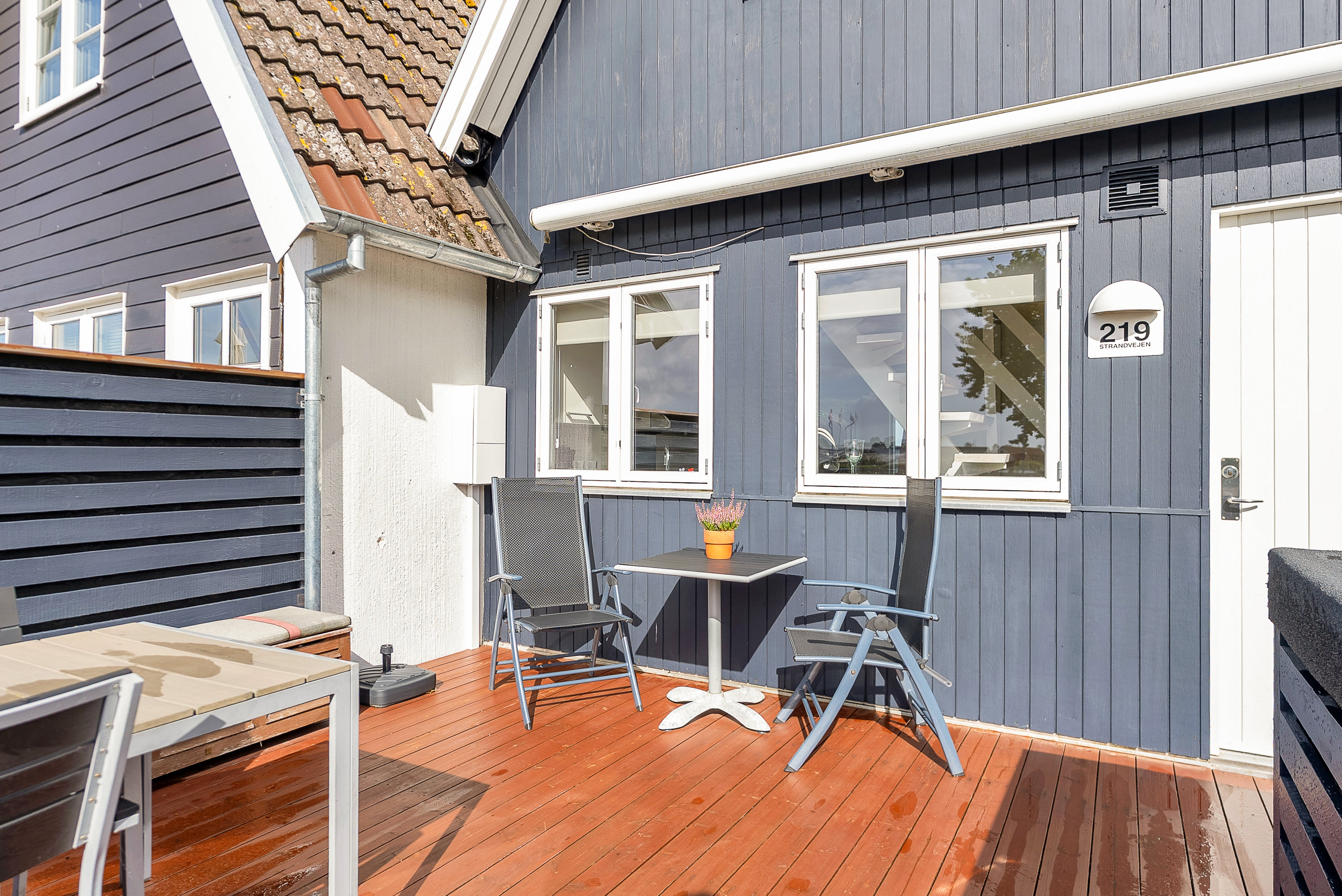 Fremhævet terrasse billede i fuldskærmstilstand. Billede af Strandvejen 219, Hasmark Strand, 5450 Otterup
